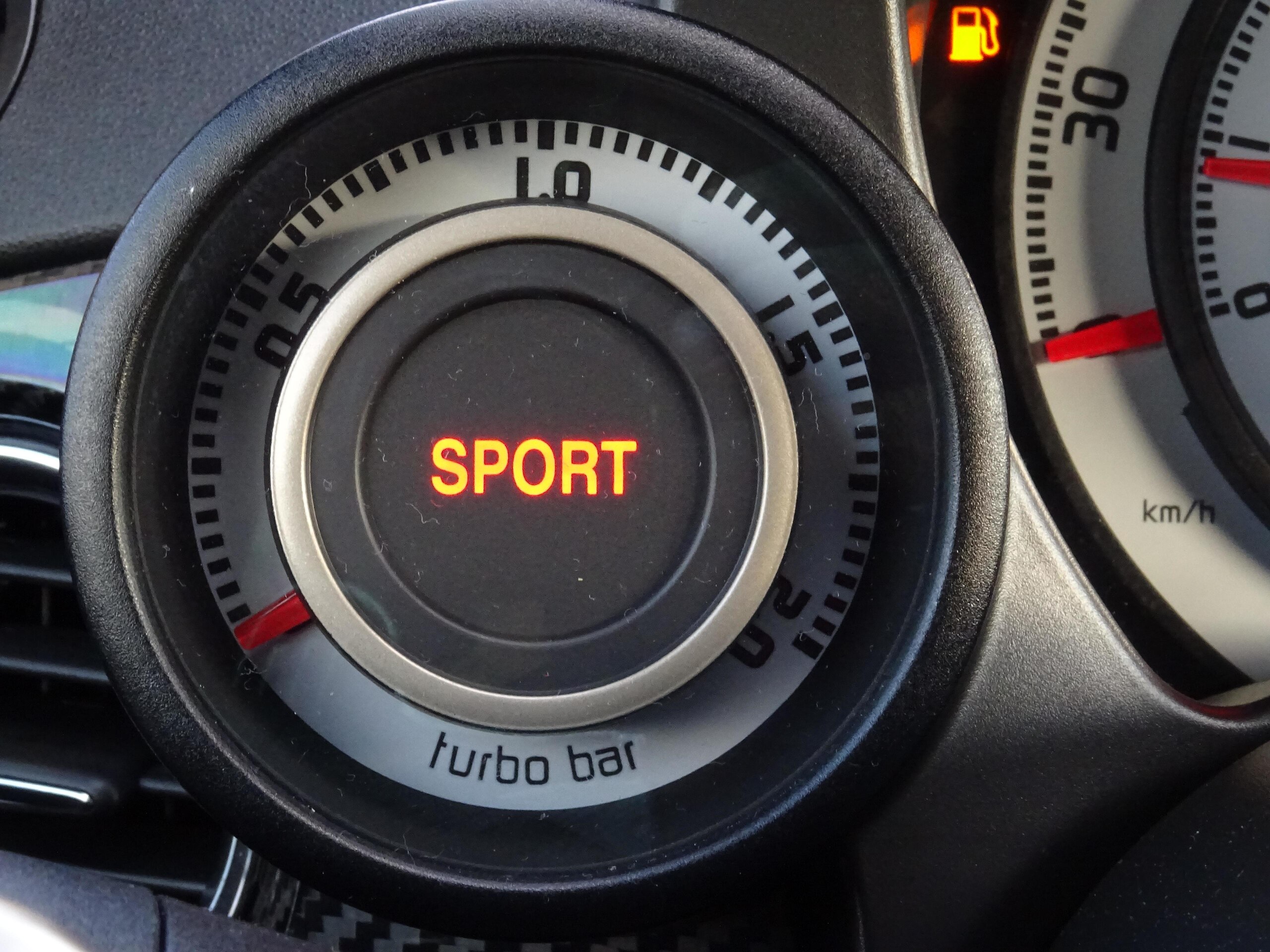 2012 Abarth 695 Tributo Ferrari — Photo 21 / 40