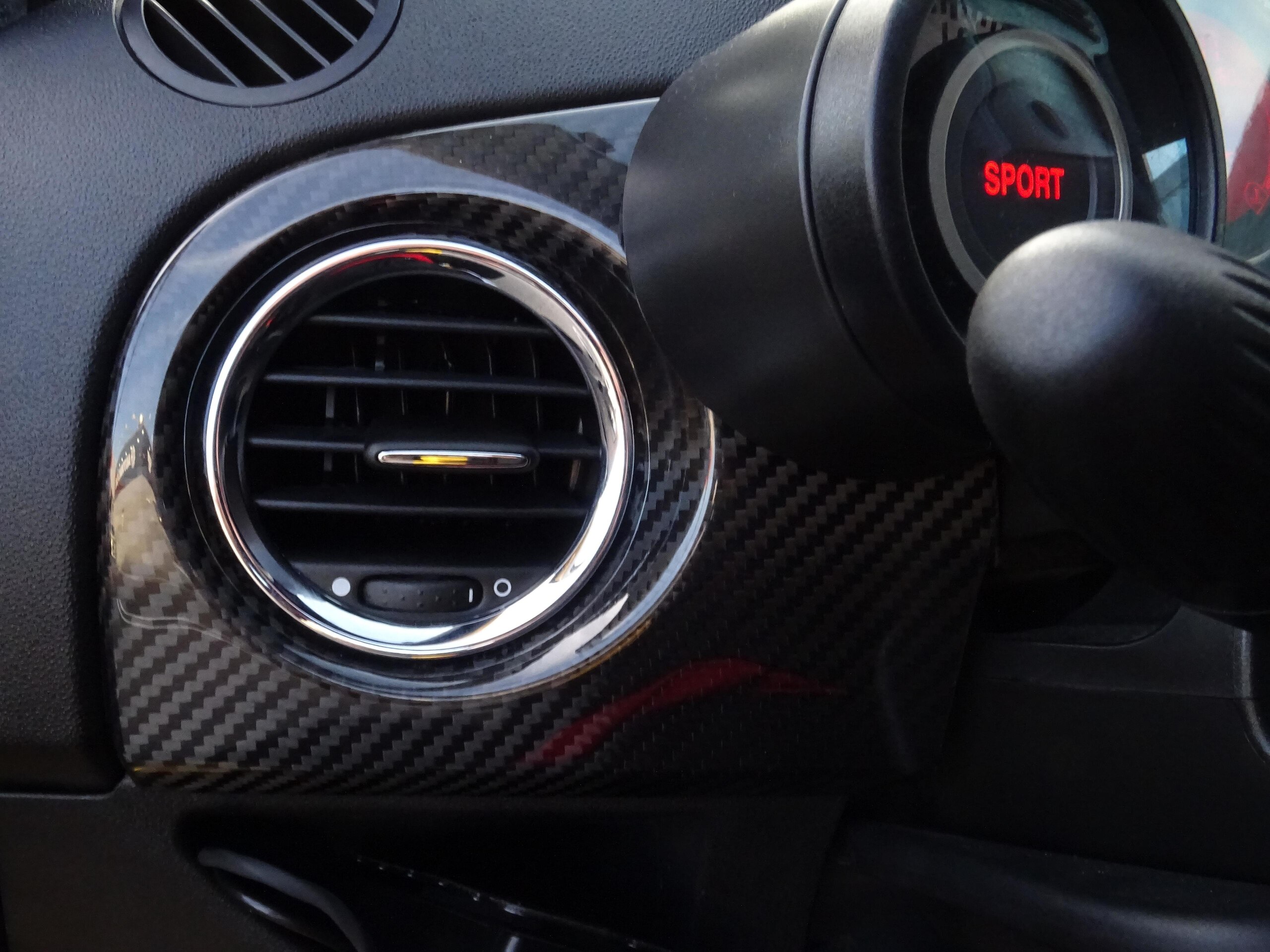 2012 Abarth 695 Tributo Ferrari — Photo 22 / 40