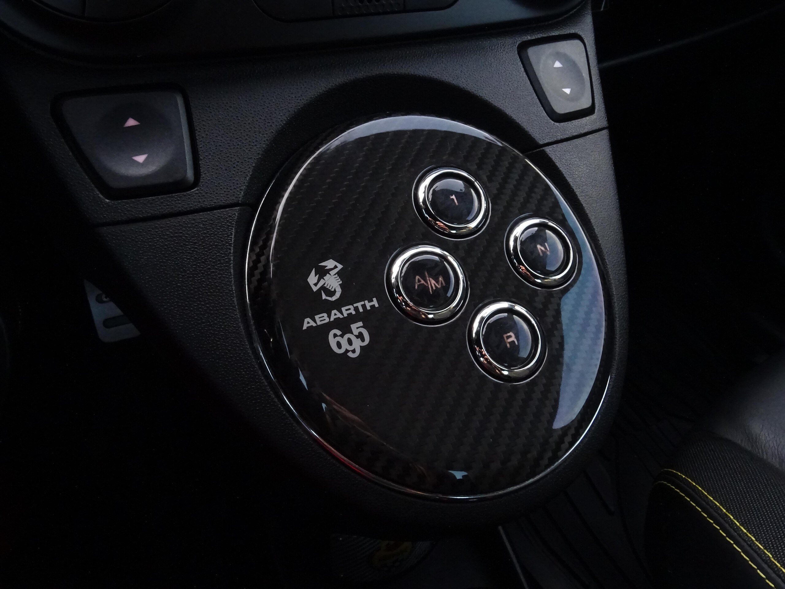 2012 Abarth 695 Tributo Ferrari — Photo 23 / 40