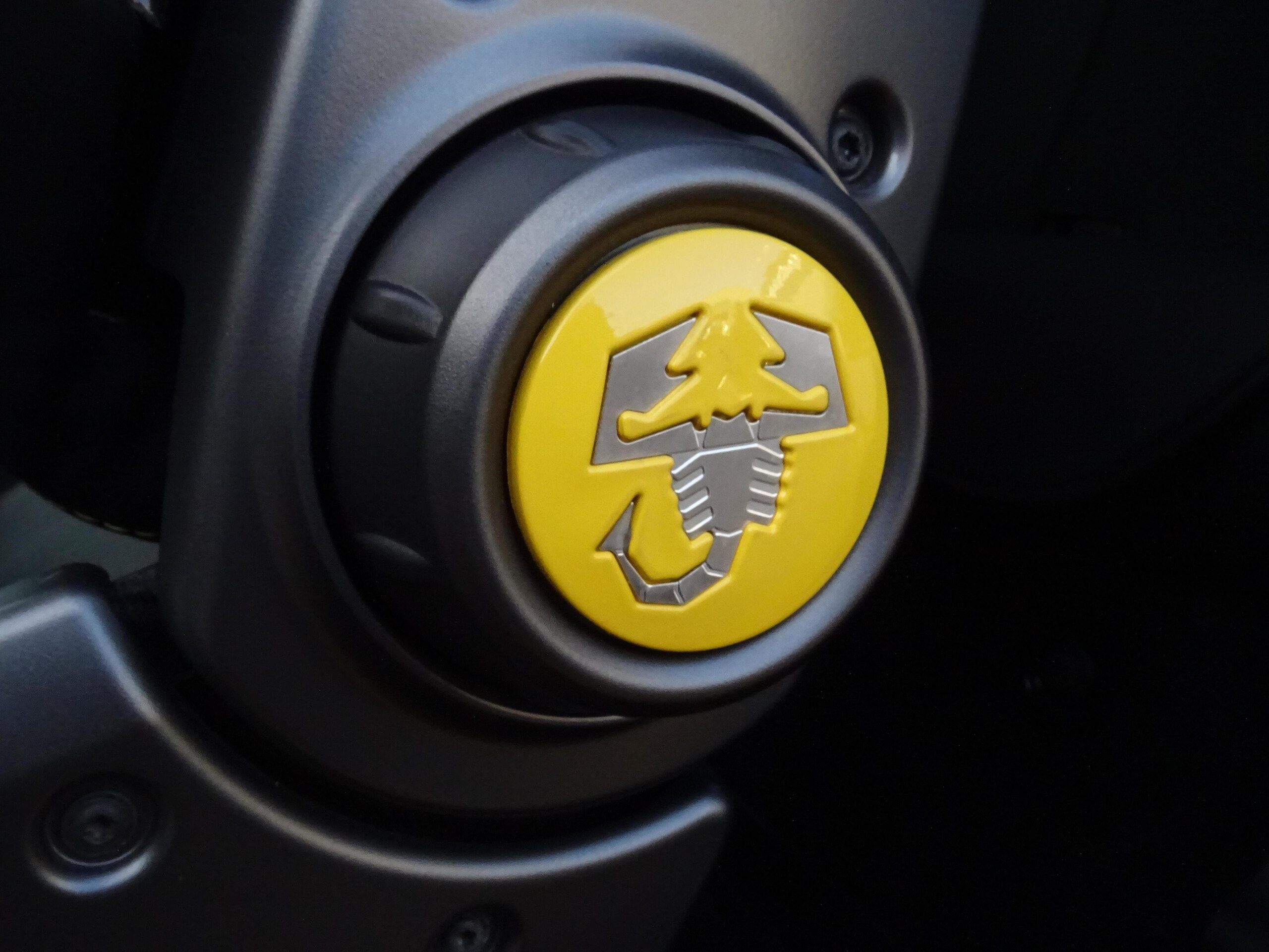 2012 Abarth 695 Tributo Ferrari — Photo 27 / 40