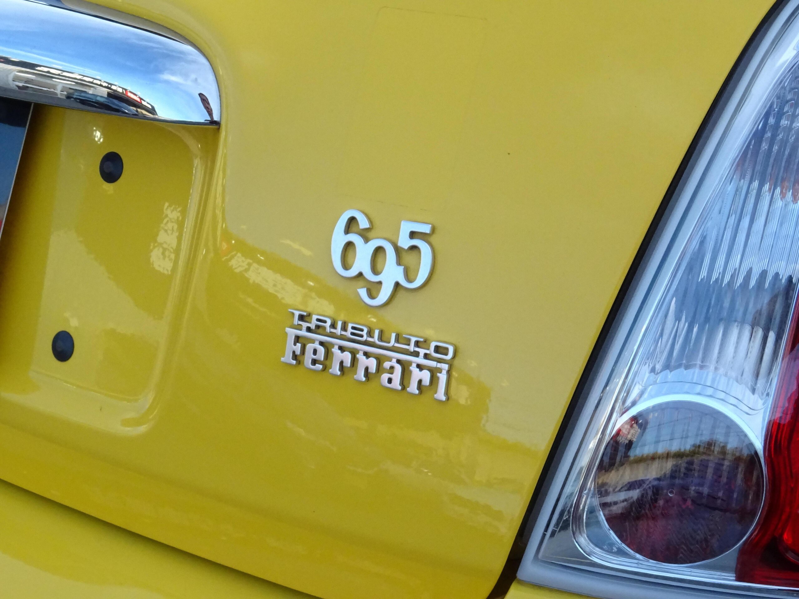 2012 Abarth 695 Tributo Ferrari — Photo 33 / 40