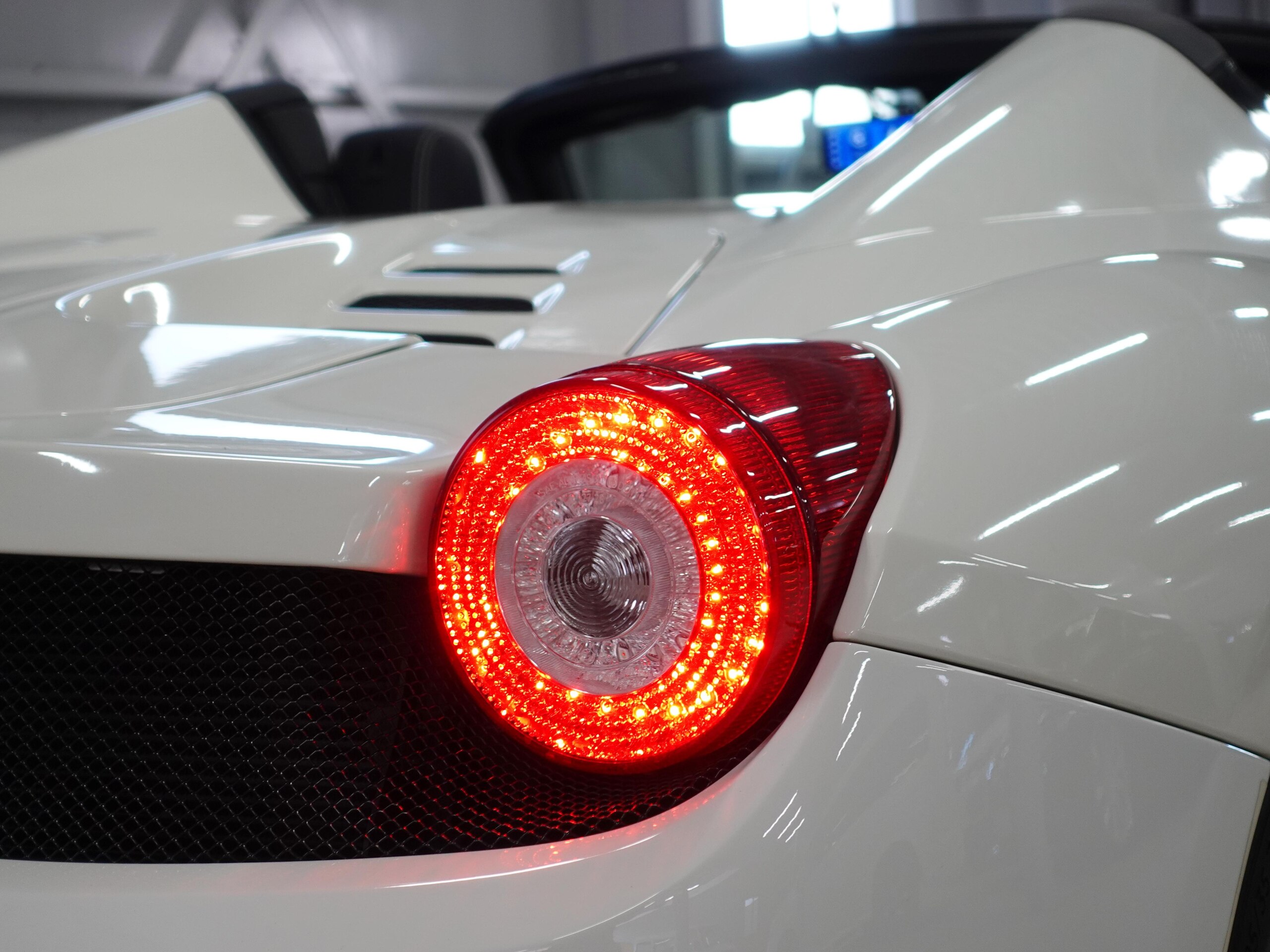 2012 Ferrari 458 Spider — Photo 33 / 65