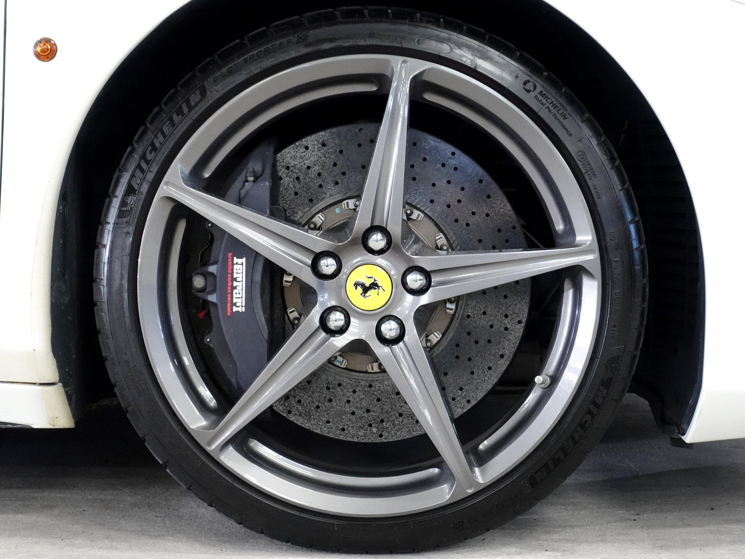 2012 Ferrari 458 Spider — Photo 35 / 65