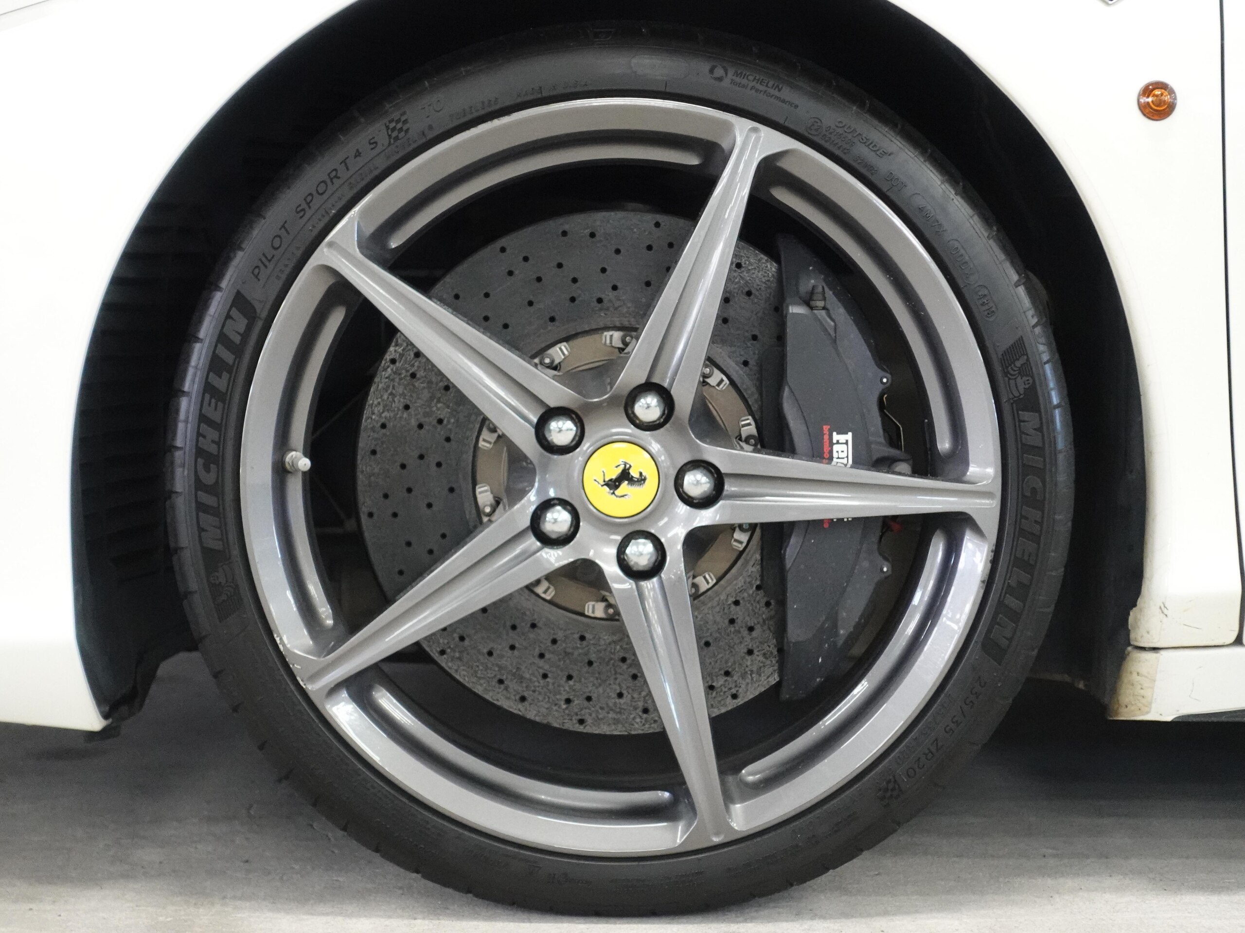 2012 Ferrari 458 Spider — Photo 36 / 65