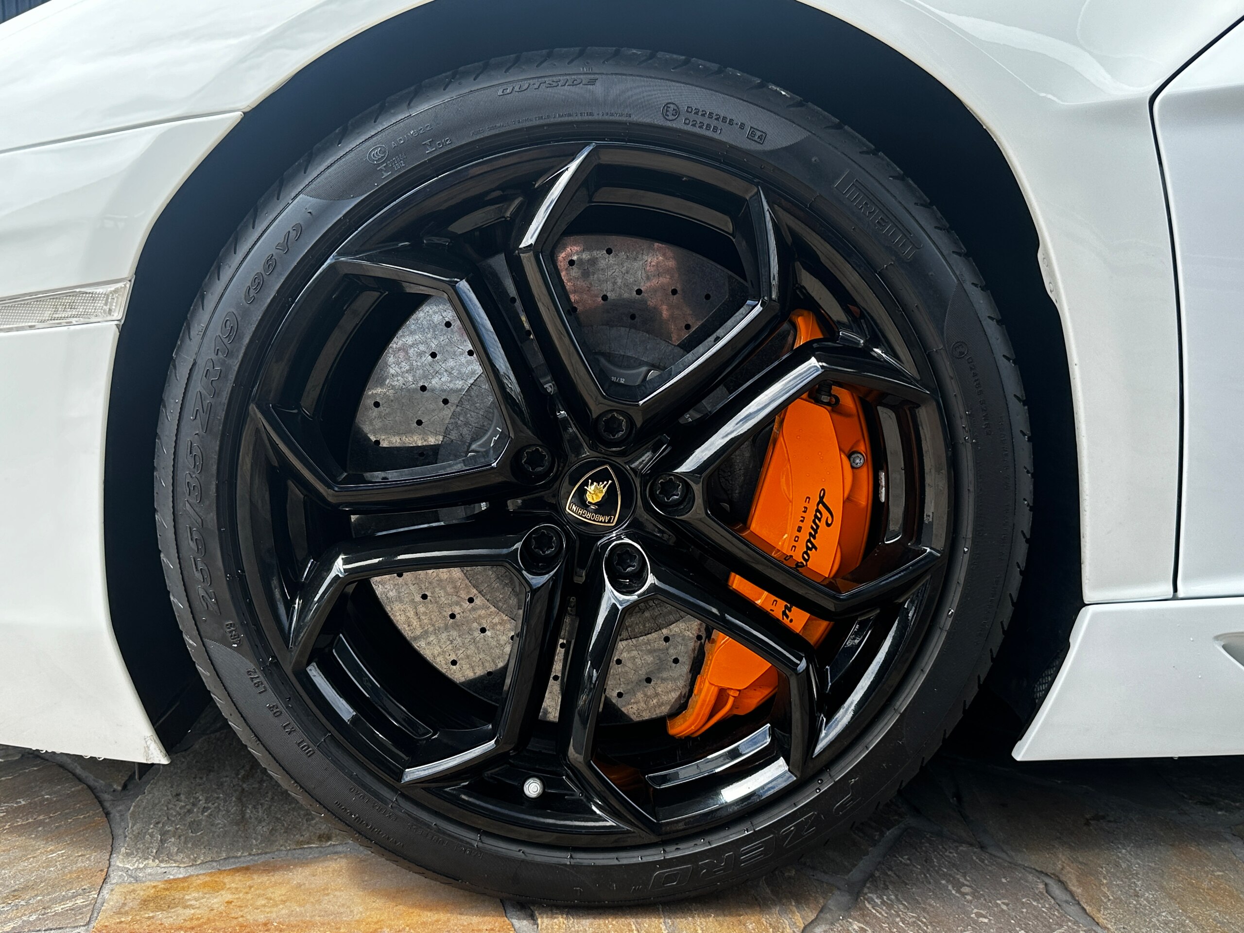 2012 Lamborghini Aventador LP700-4 — Photo 27 / 44