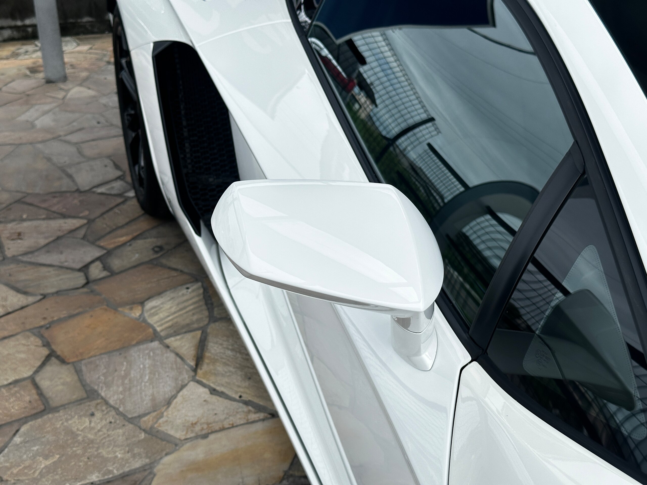 2012 Lamborghini Aventador LP700-4 — Photo 35 / 44