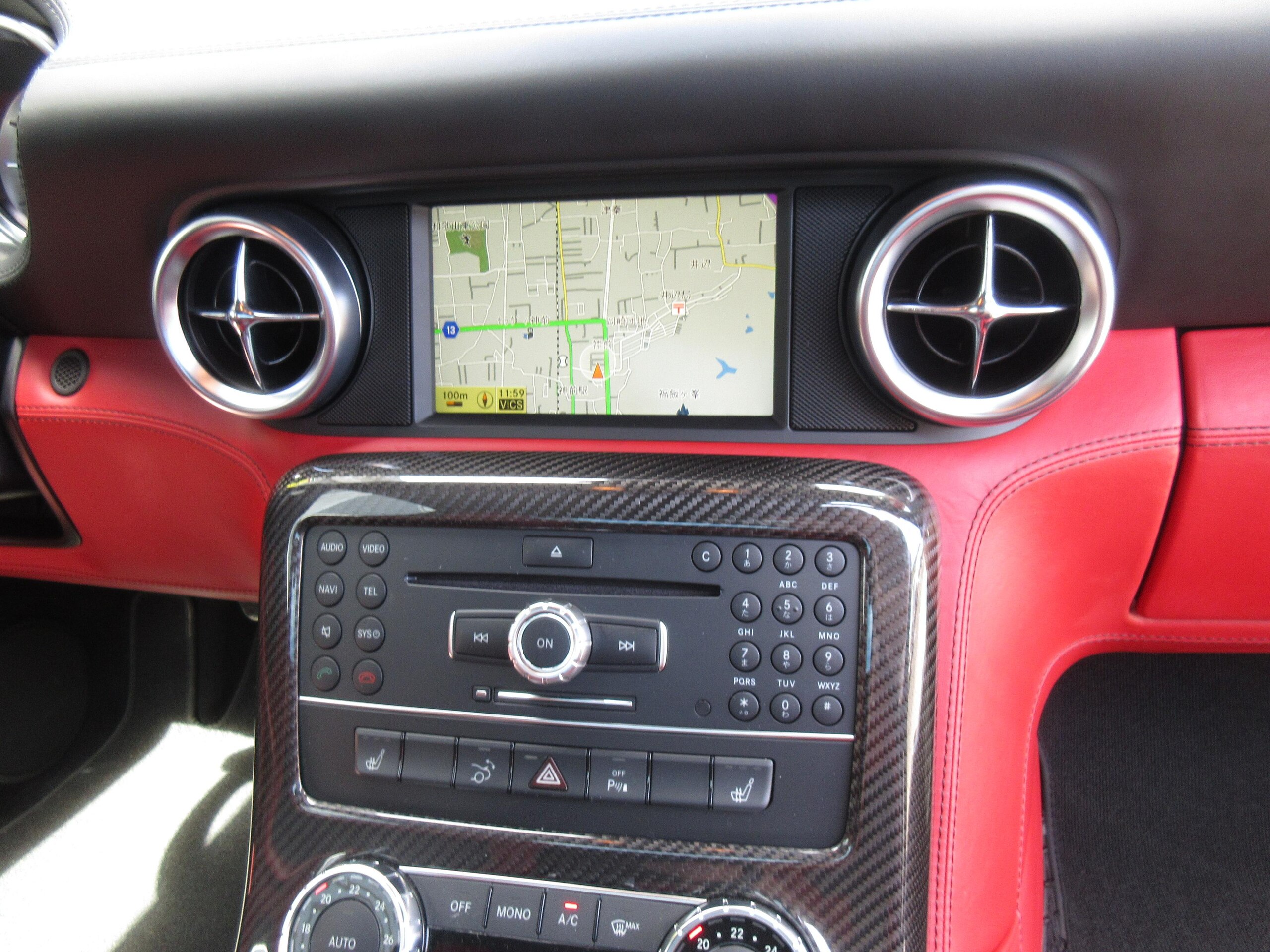 2012 Mercedes Benz SLS AMG — Photo 8 / 48