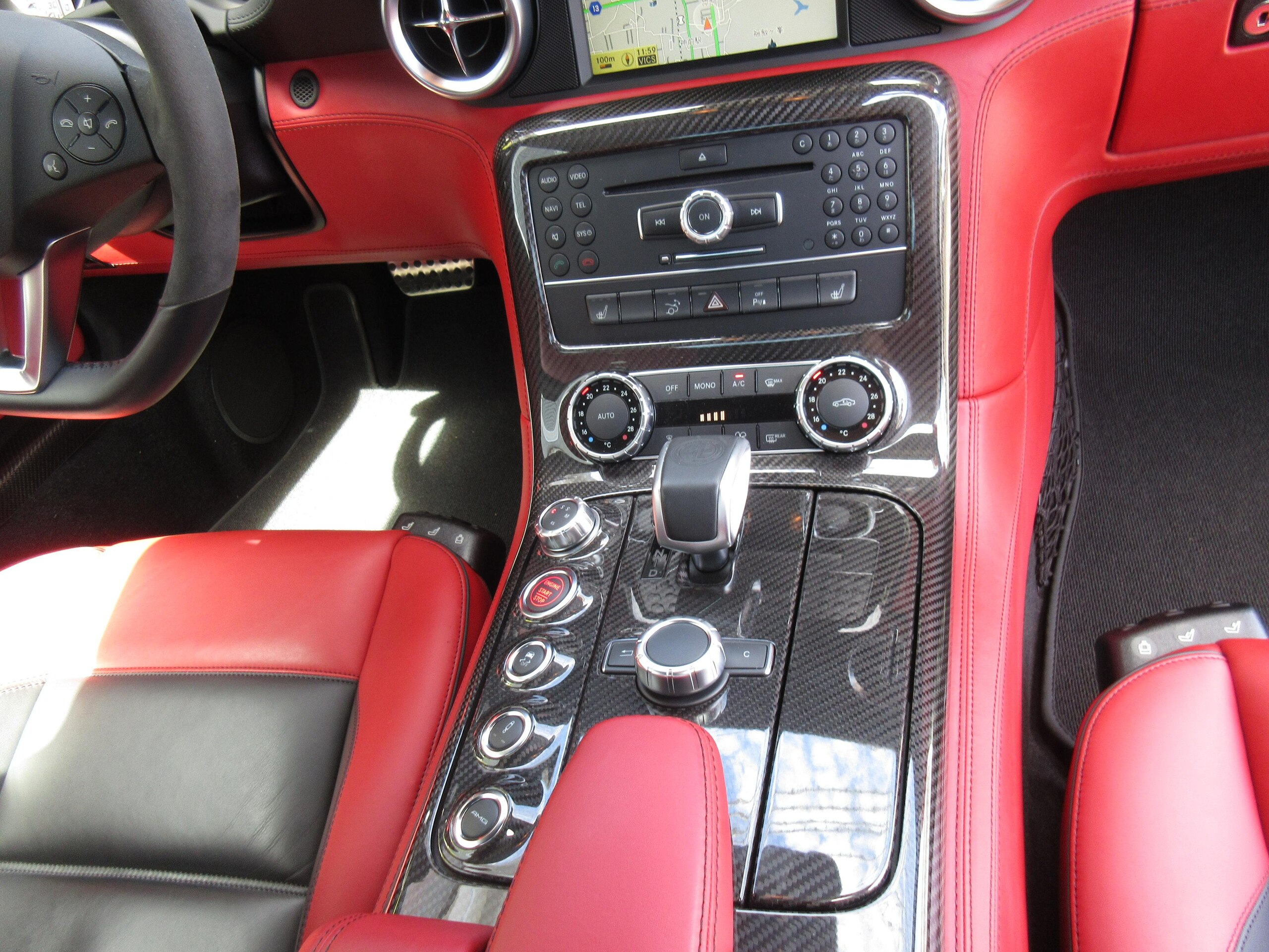 2012 Mercedes Benz SLS AMG — Photo 9 / 48