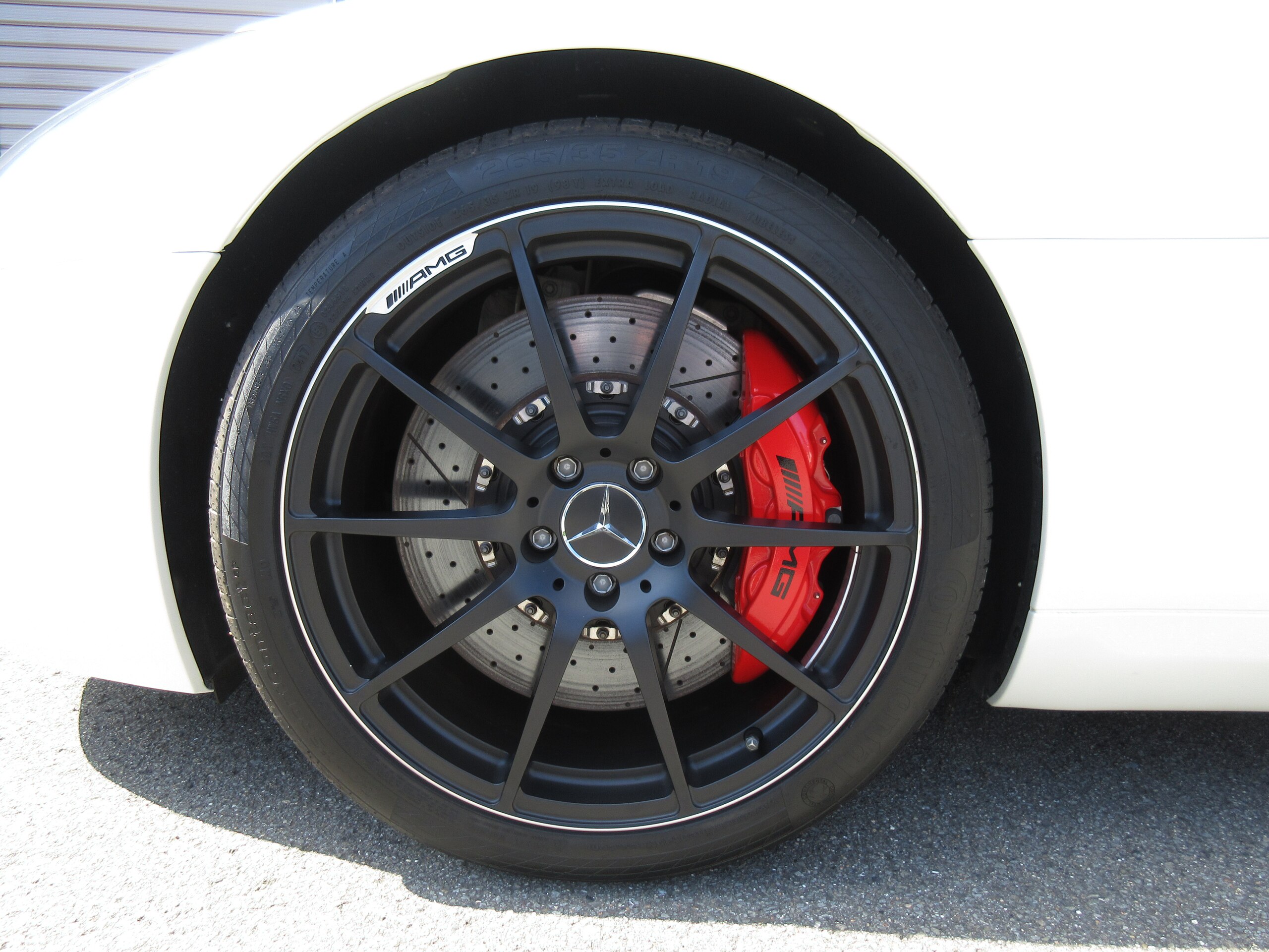 2012 Mercedes Benz SLS AMG — Photo 14 / 48