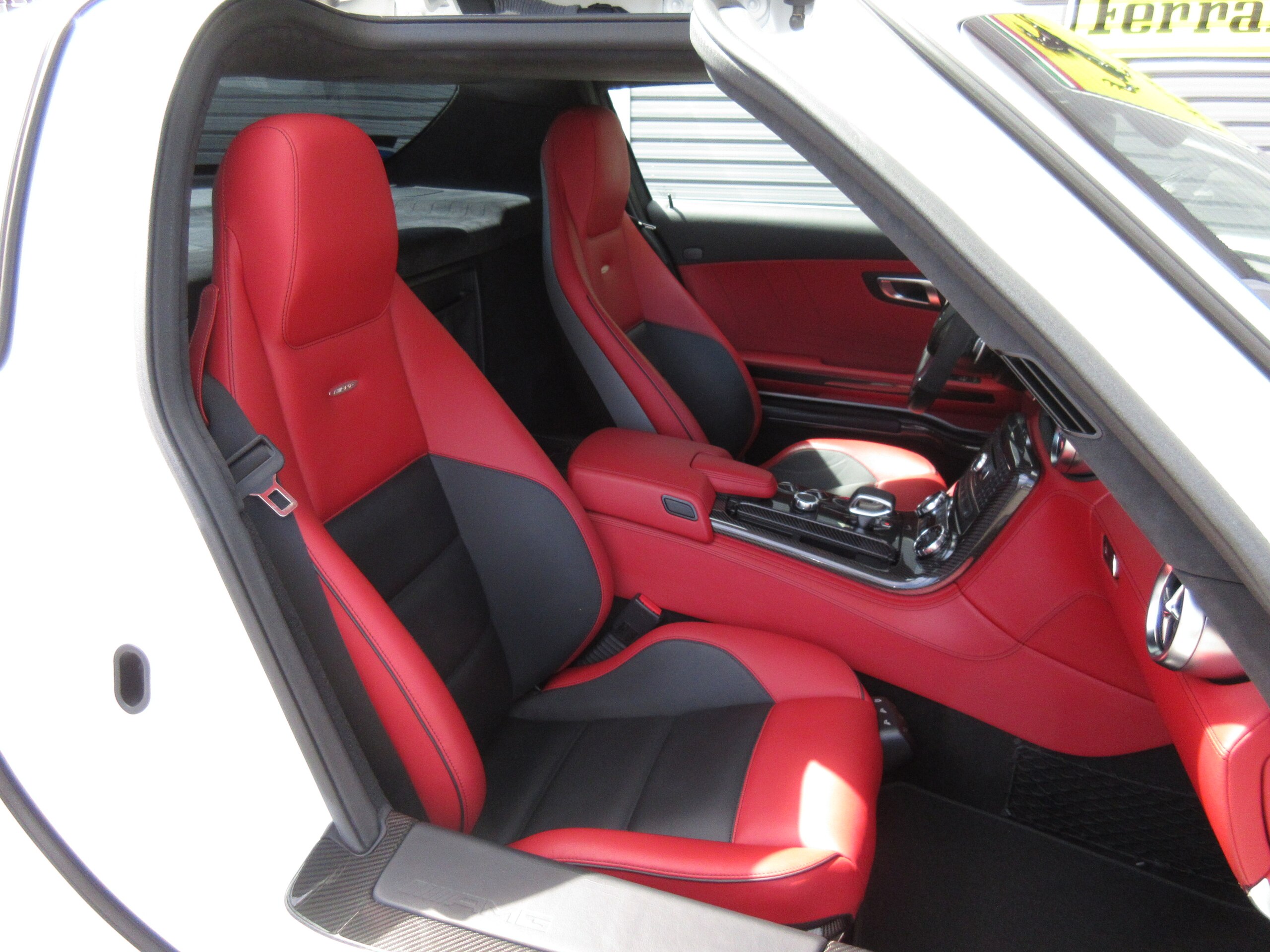 2012 Mercedes Benz SLS AMG — Photo 18 / 48