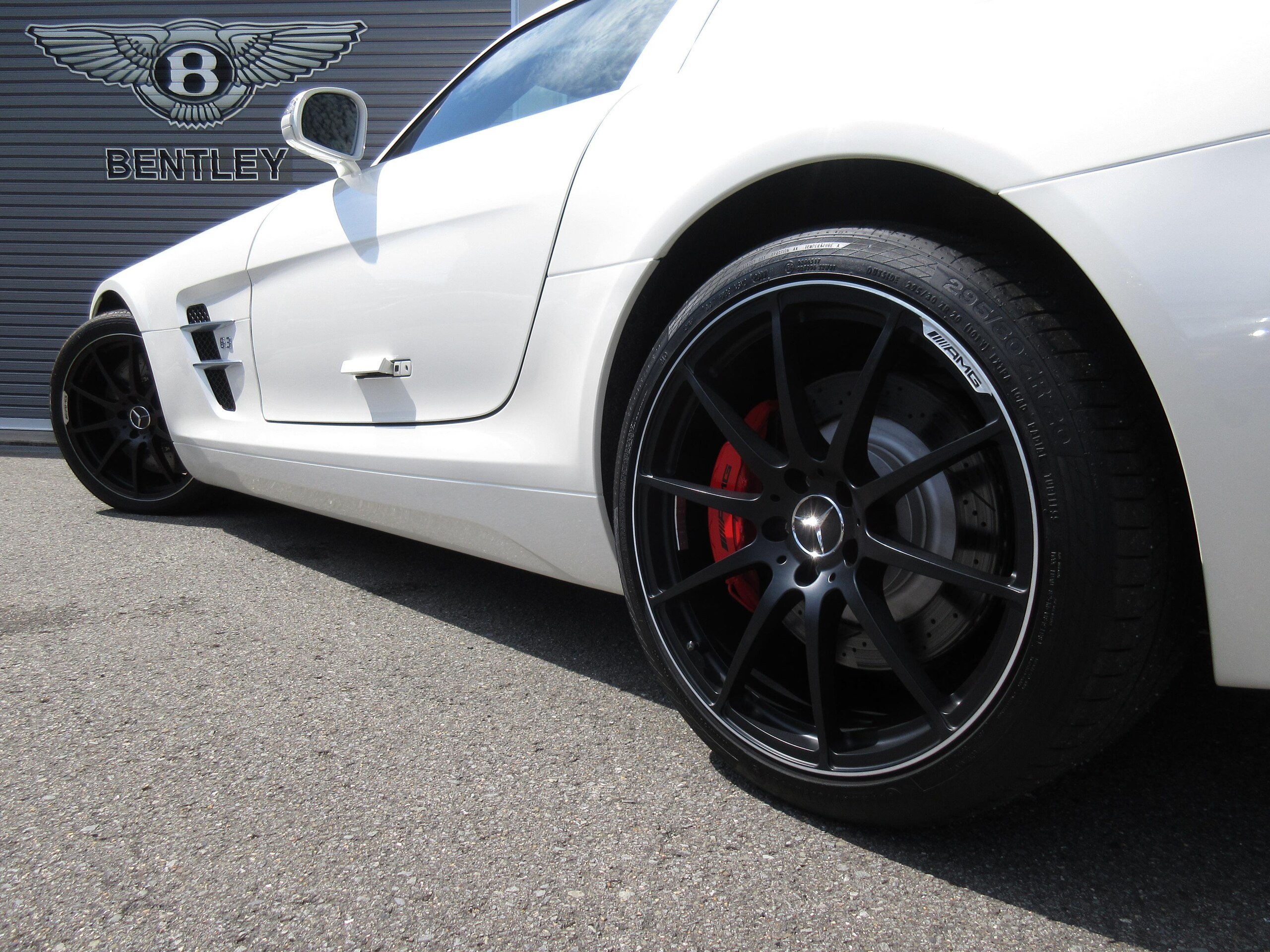 2012 Mercedes Benz SLS AMG — Photo 30 / 48