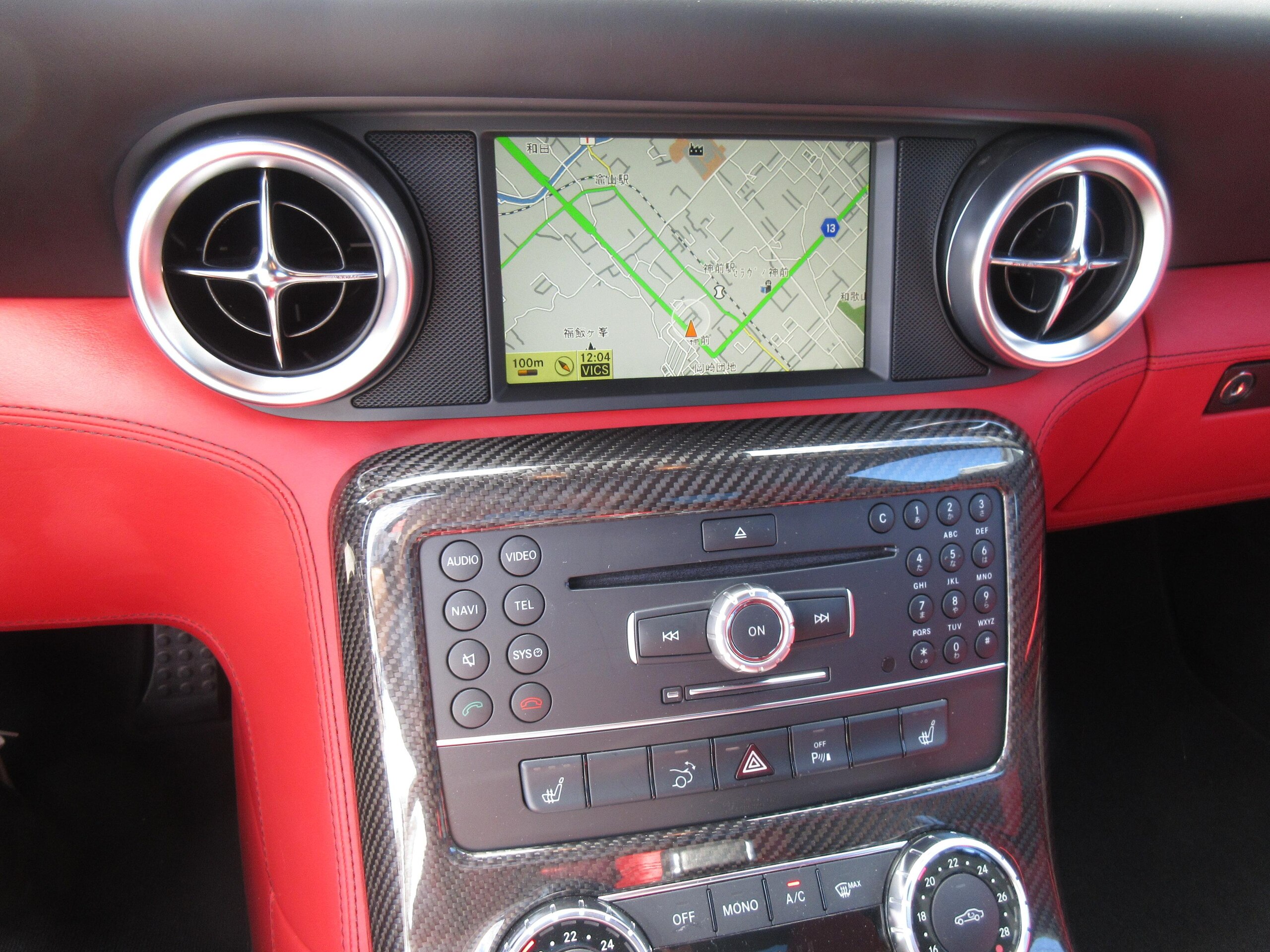 2012 Mercedes Benz SLS AMG — Photo 33 / 48
