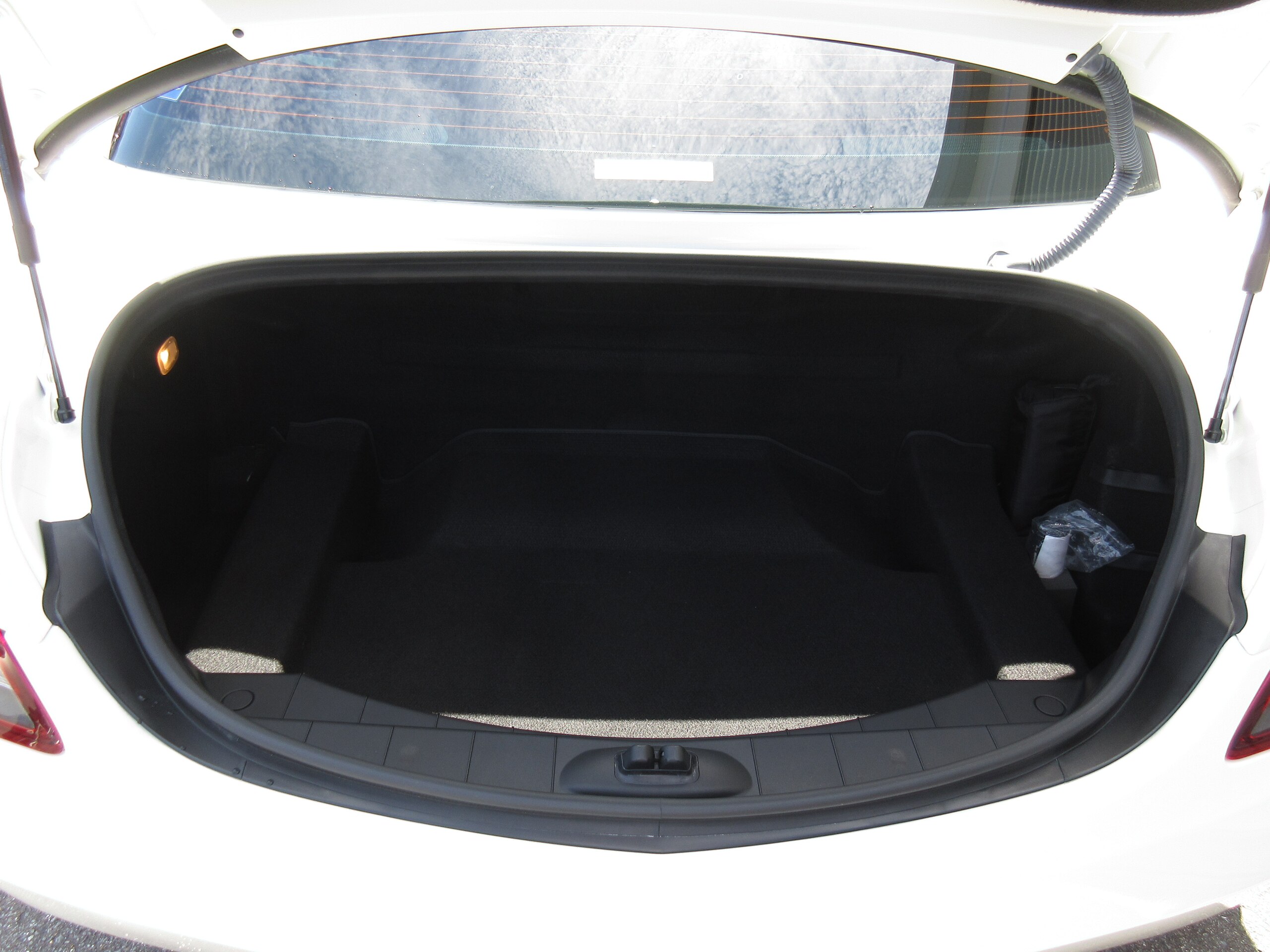 2012 Mercedes Benz SLS AMG — Photo 41 / 48