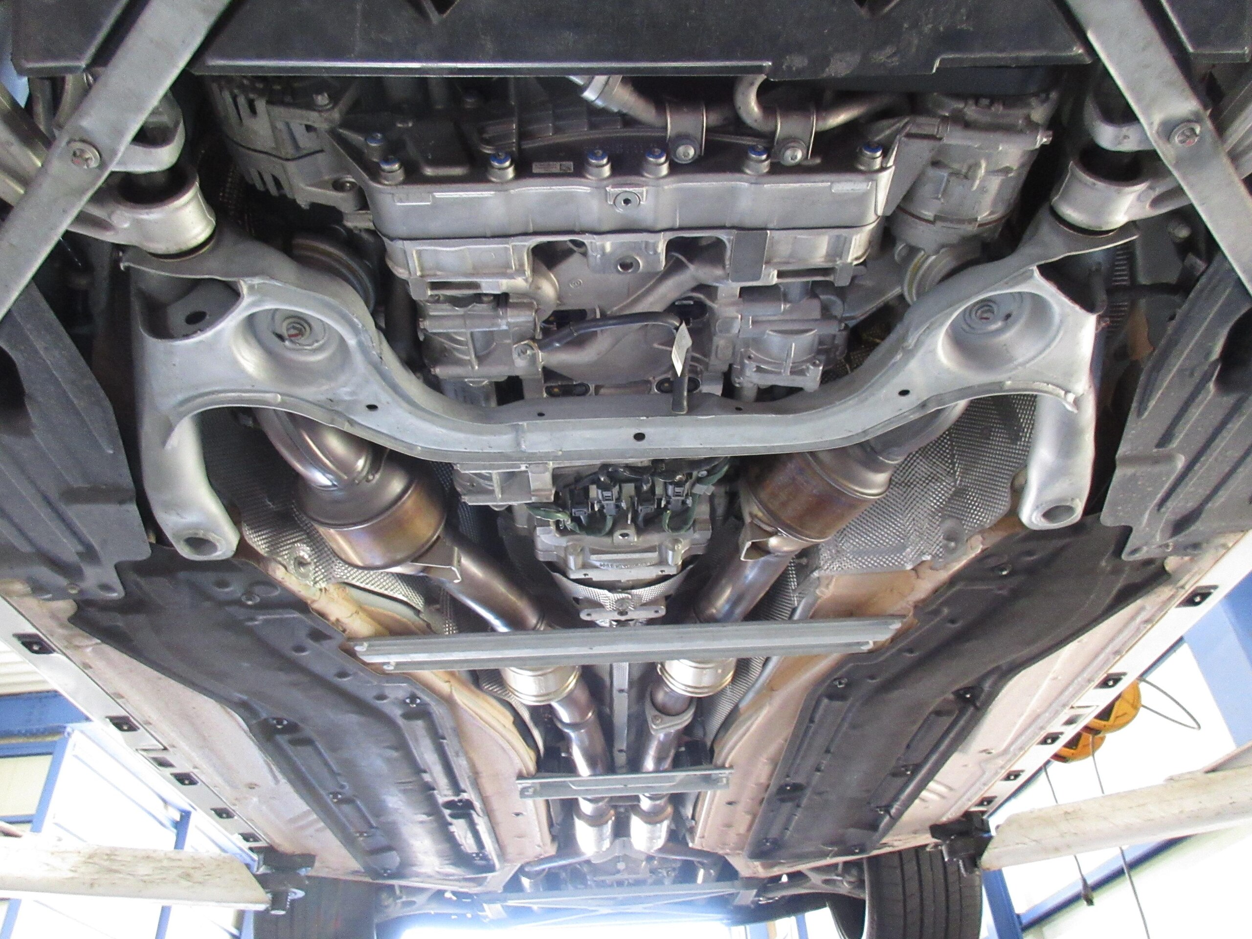2012 Mercedes Benz SLS AMG — Photo 45 / 48