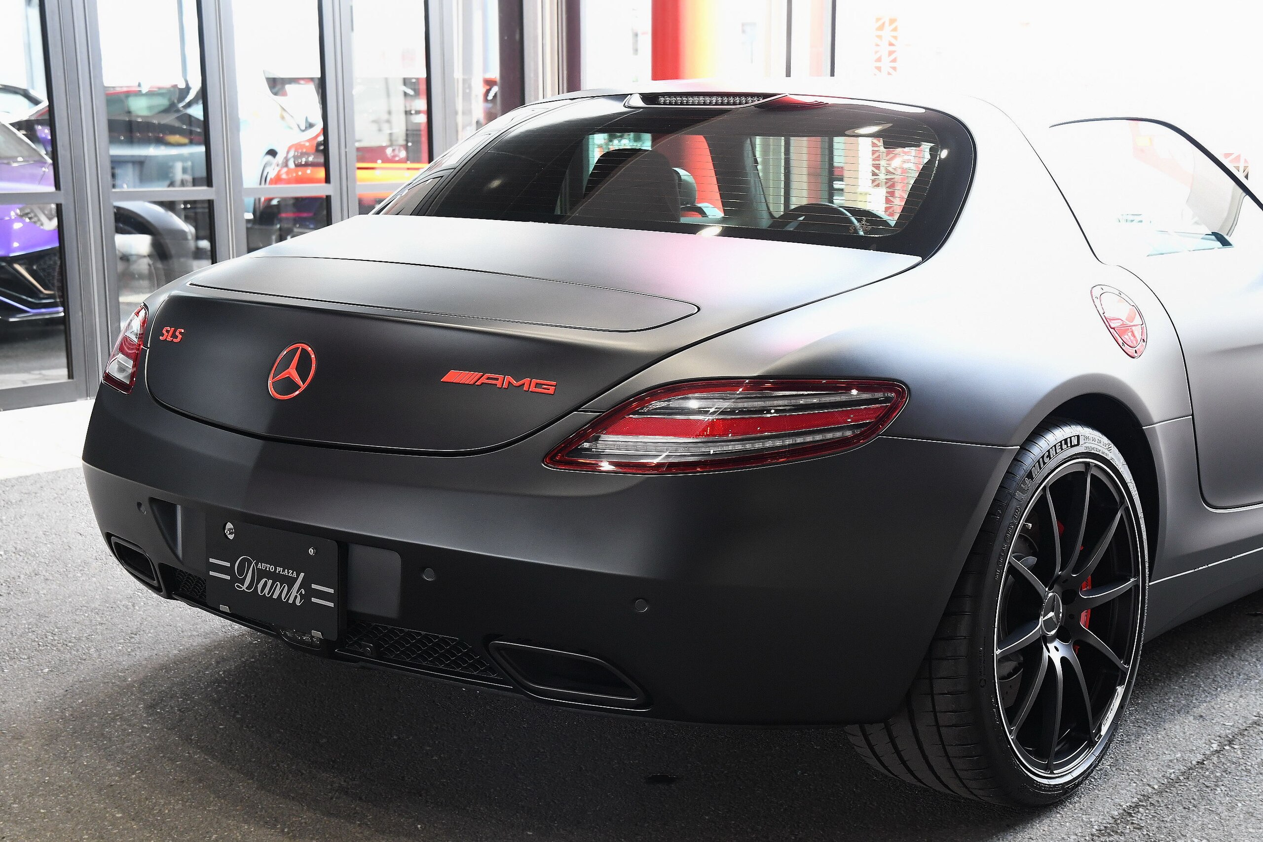 2012 Mercedes Benz SLS AMG — Photo 6 / 39