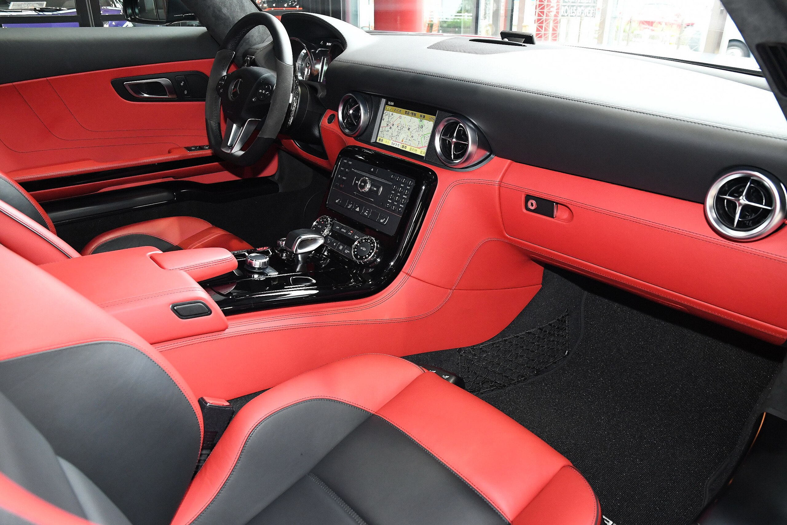 2012 Mercedes Benz SLS AMG — Photo 7 / 39