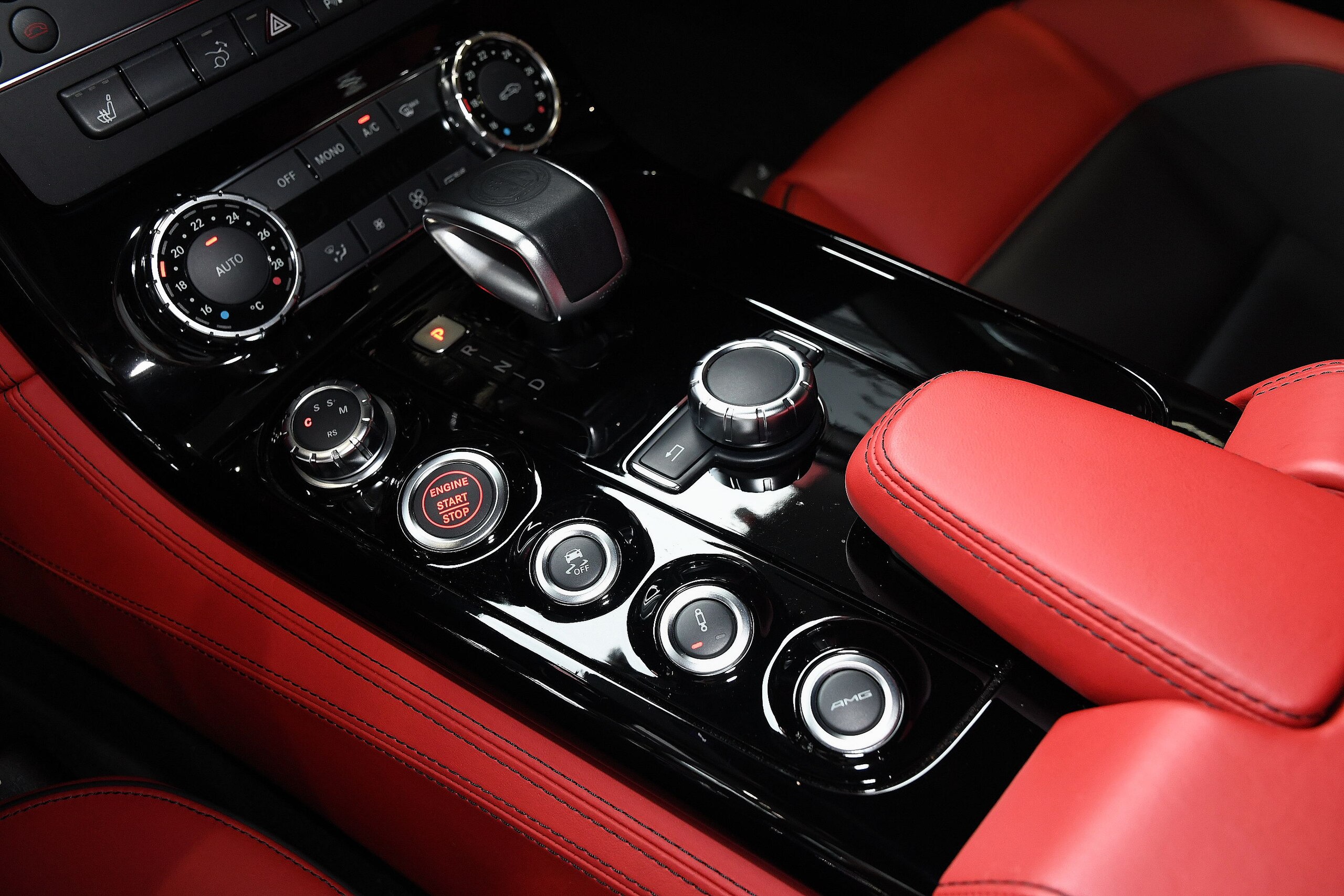 2012 Mercedes Benz SLS AMG — Photo 9 / 39