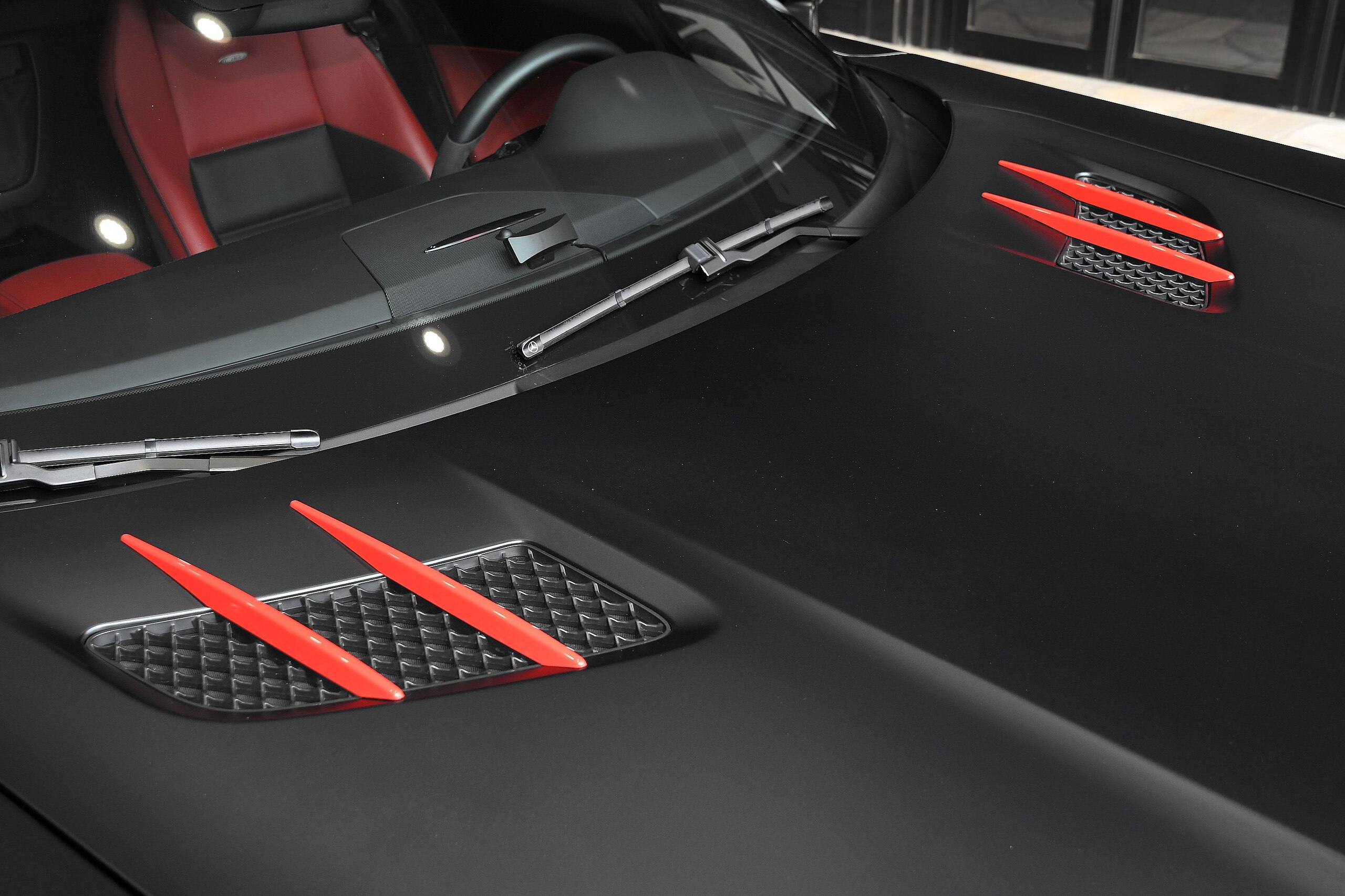 2012 Mercedes Benz SLS AMG — Photo 14 / 39