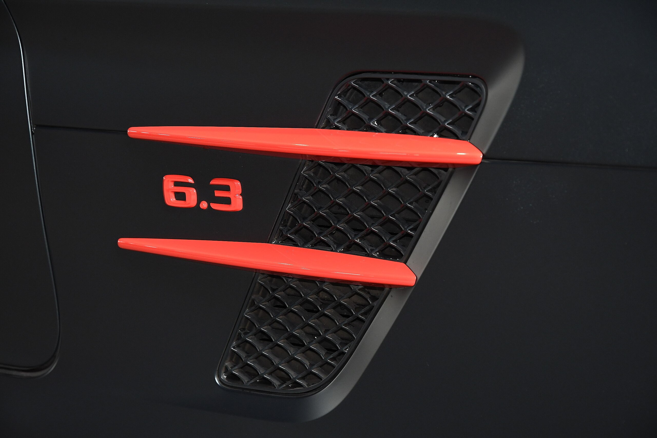 2012 Mercedes Benz SLS AMG — Photo 15 / 39