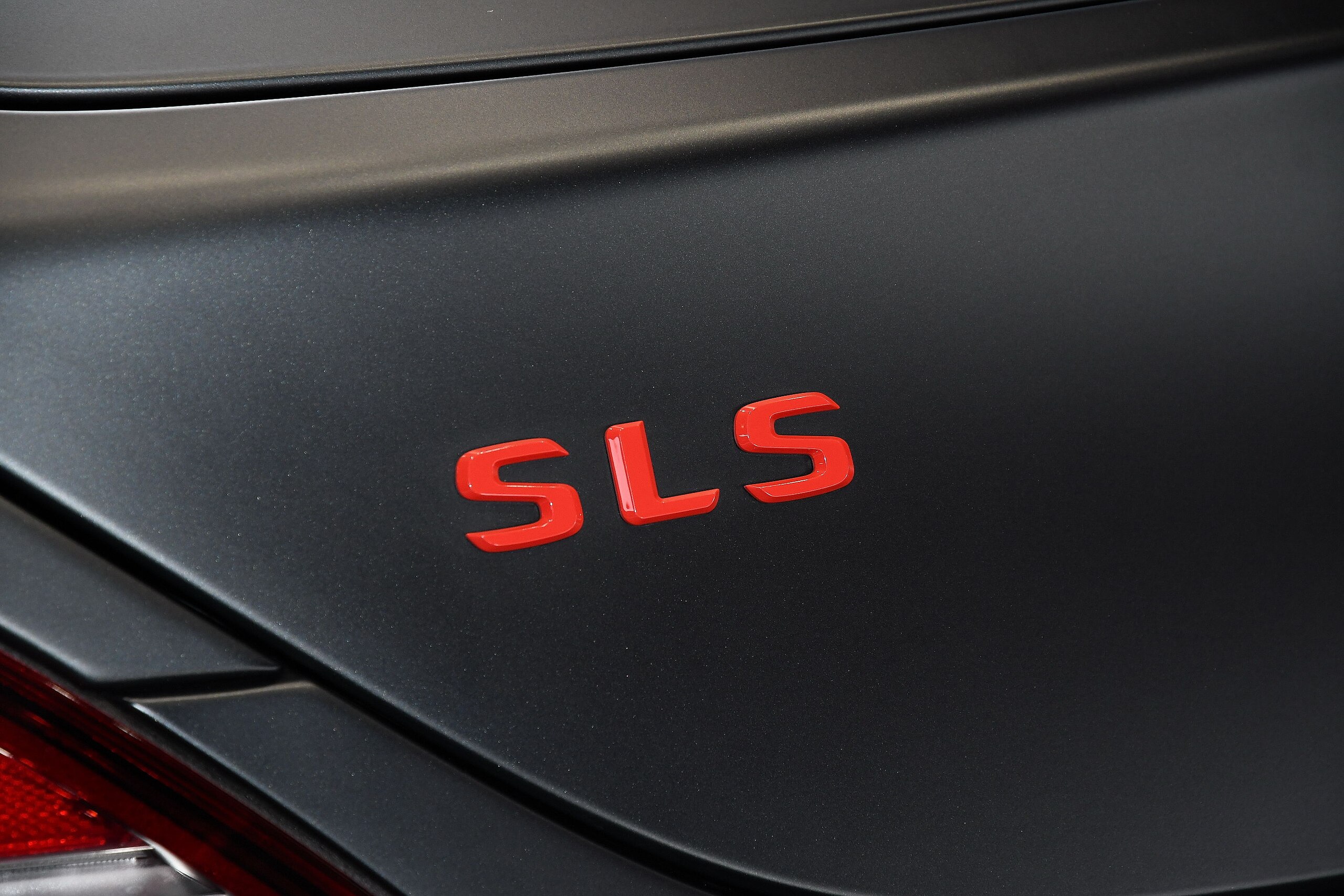 2012 Mercedes Benz SLS AMG — Photo 17 / 39