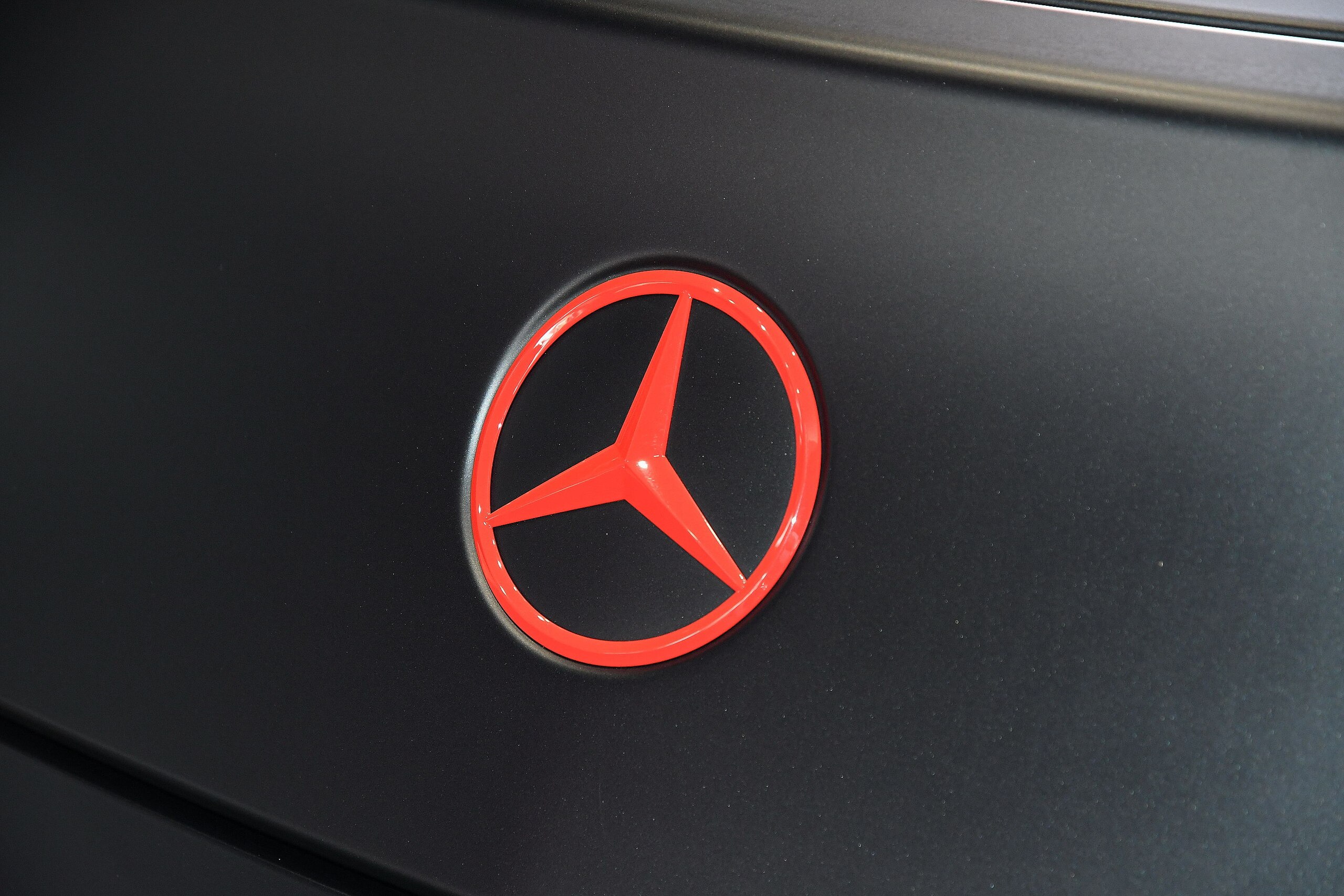 2012 Mercedes Benz SLS AMG — Photo 18 / 39