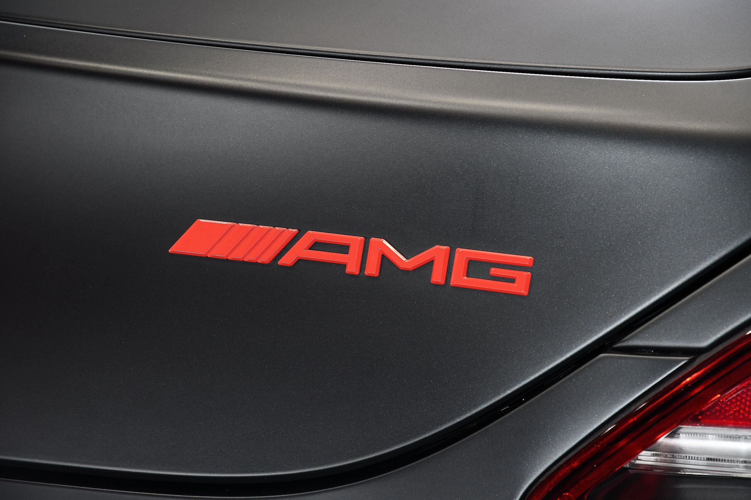 2012 Mercedes Benz SLS AMG — Photo 19 / 39