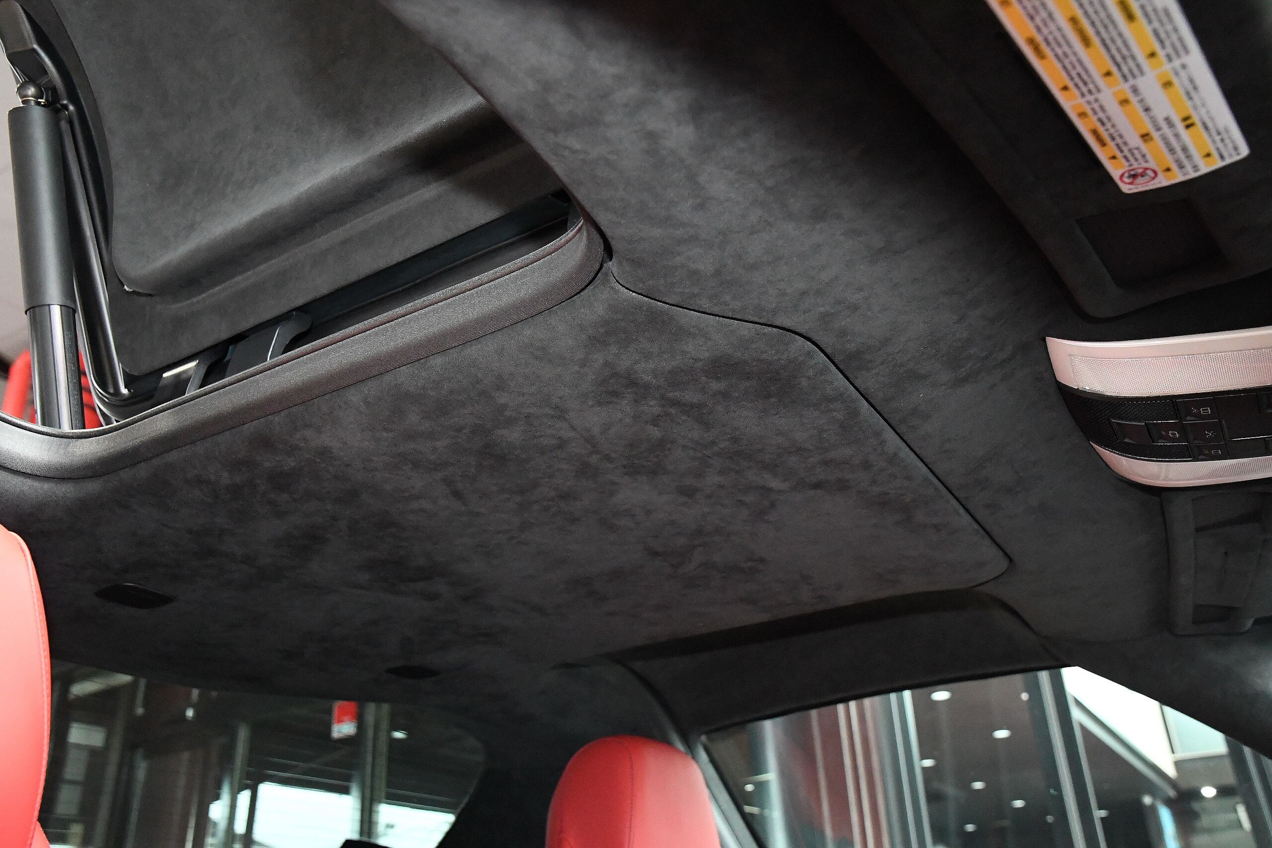 2012 Mercedes Benz SLS AMG — Photo 27 / 39