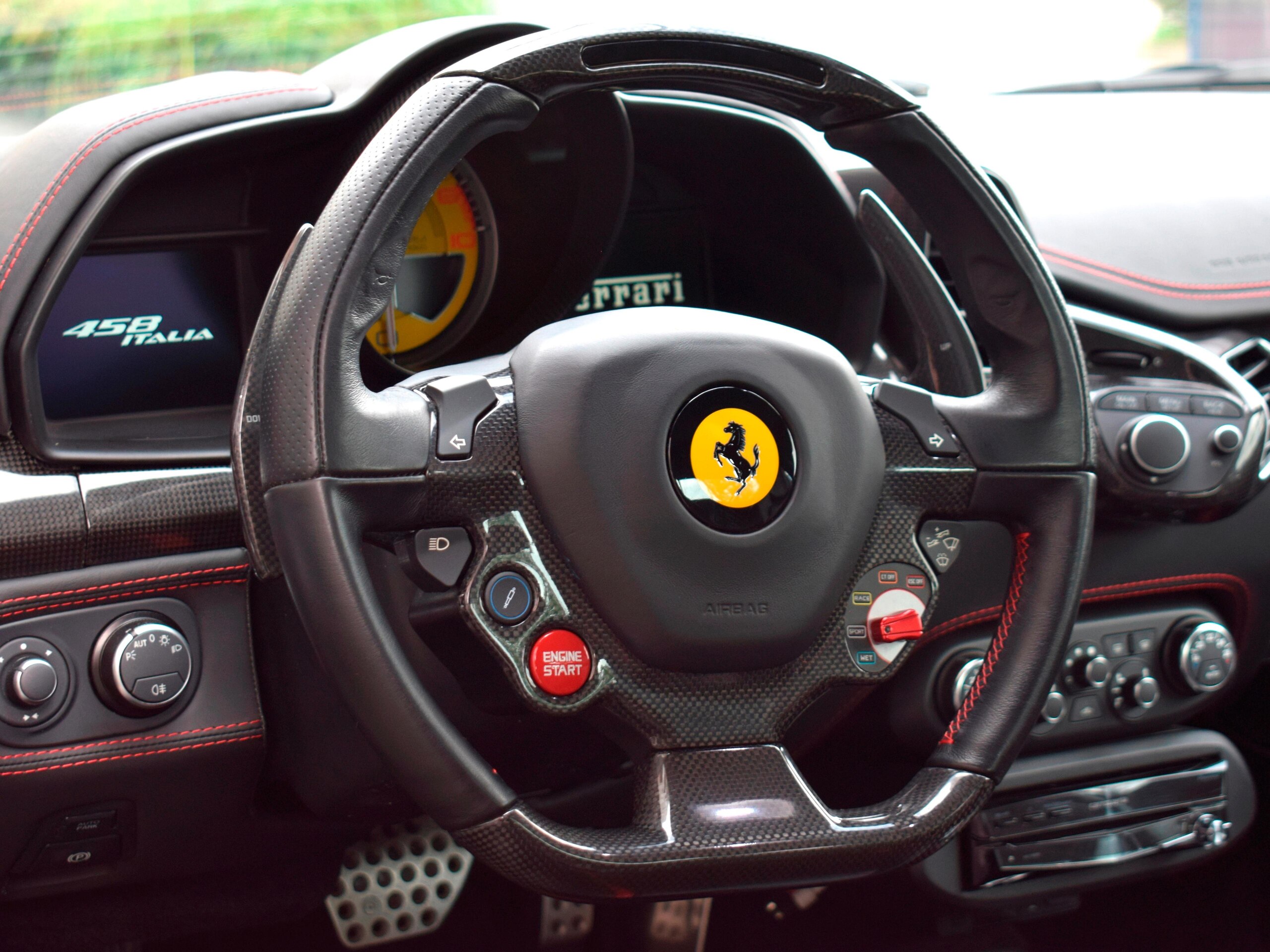 2013 Ferrari 458 Italia F1 DCT — Photo 7 / 79