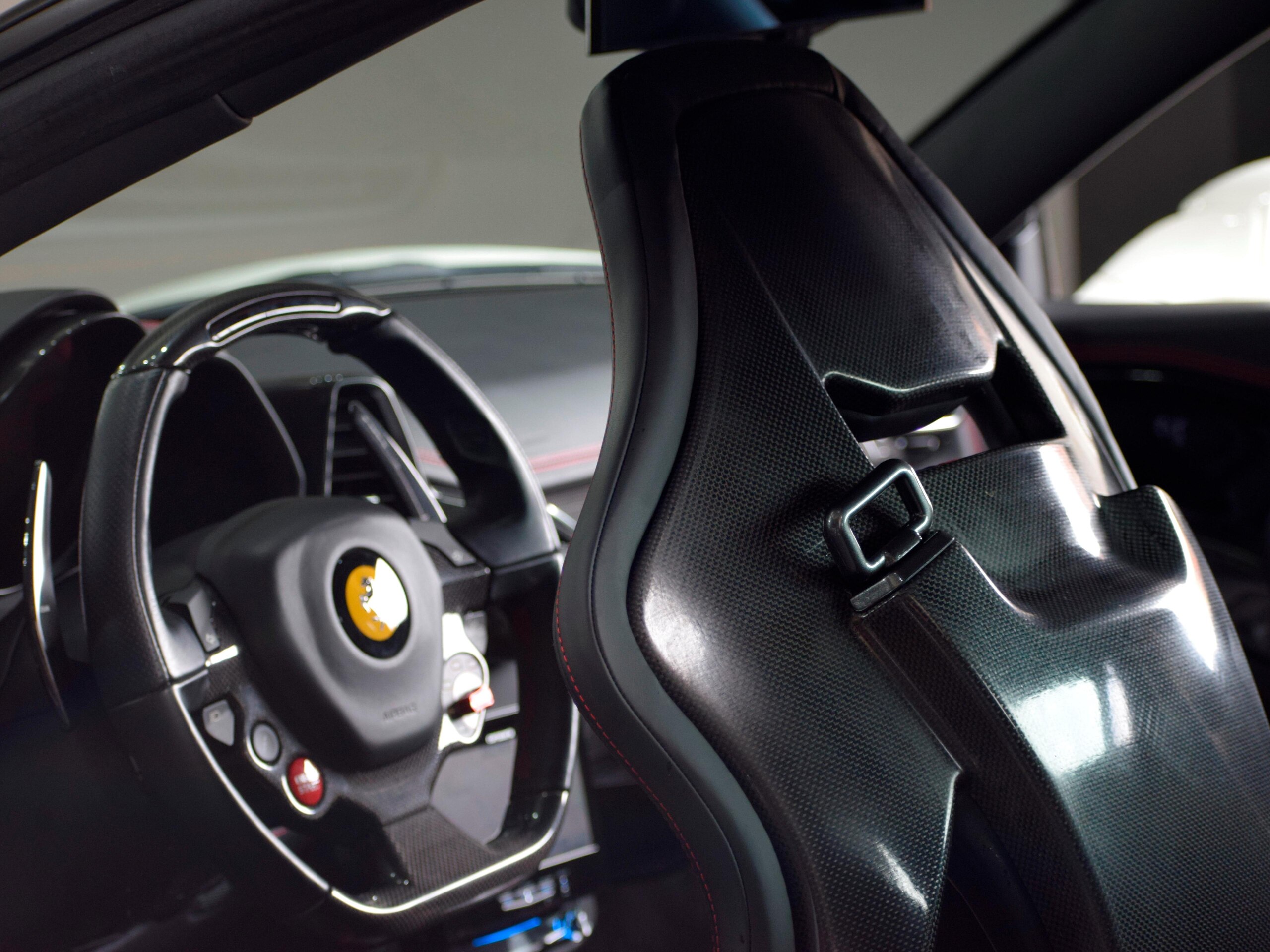 2013 Ferrari 458 Italia F1 DCT — Photo 71 / 79