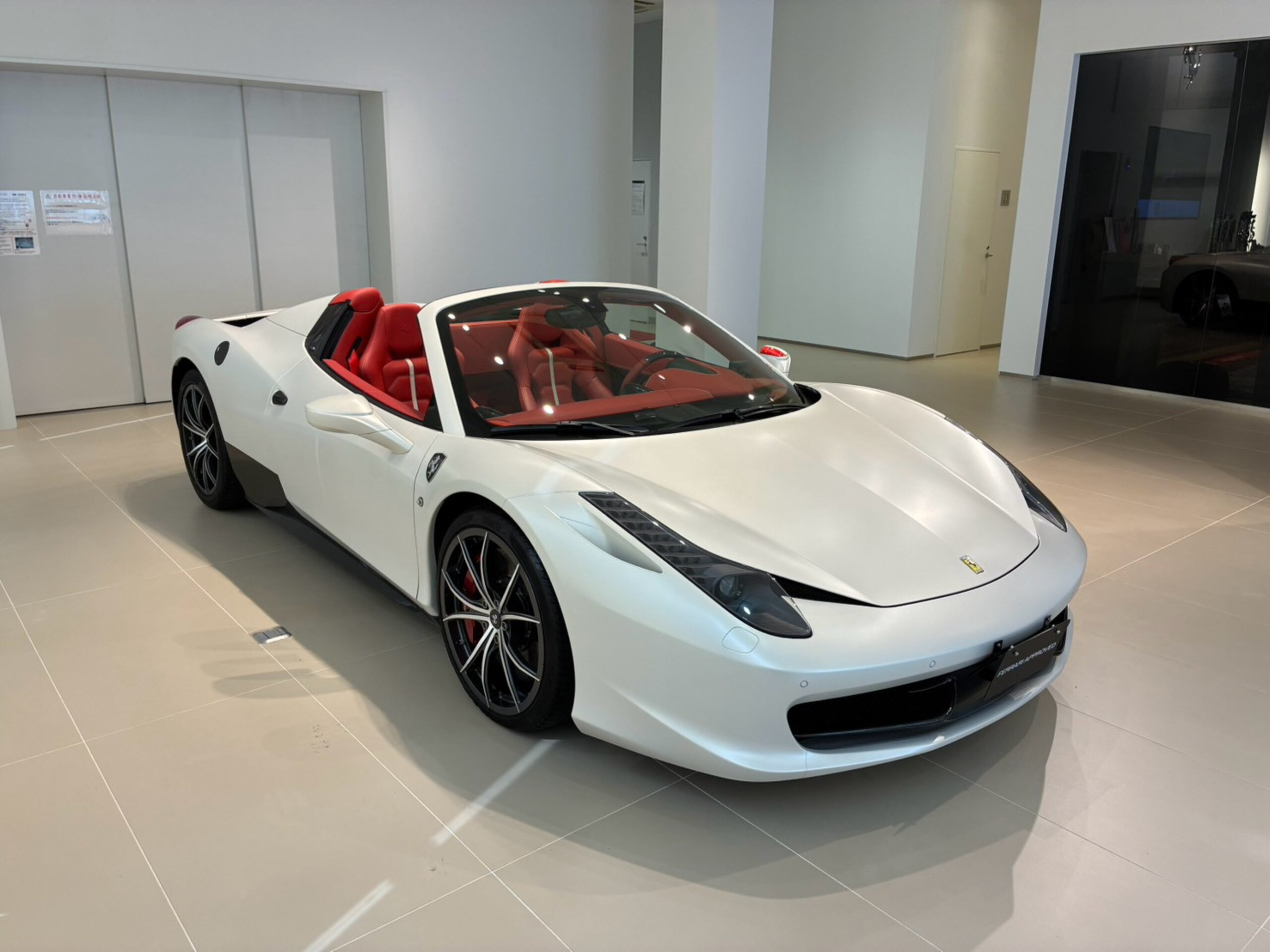 2013 Ferrari 458 Spider Carbon Fiber Steering Wheel with LEDs for sale in Japan