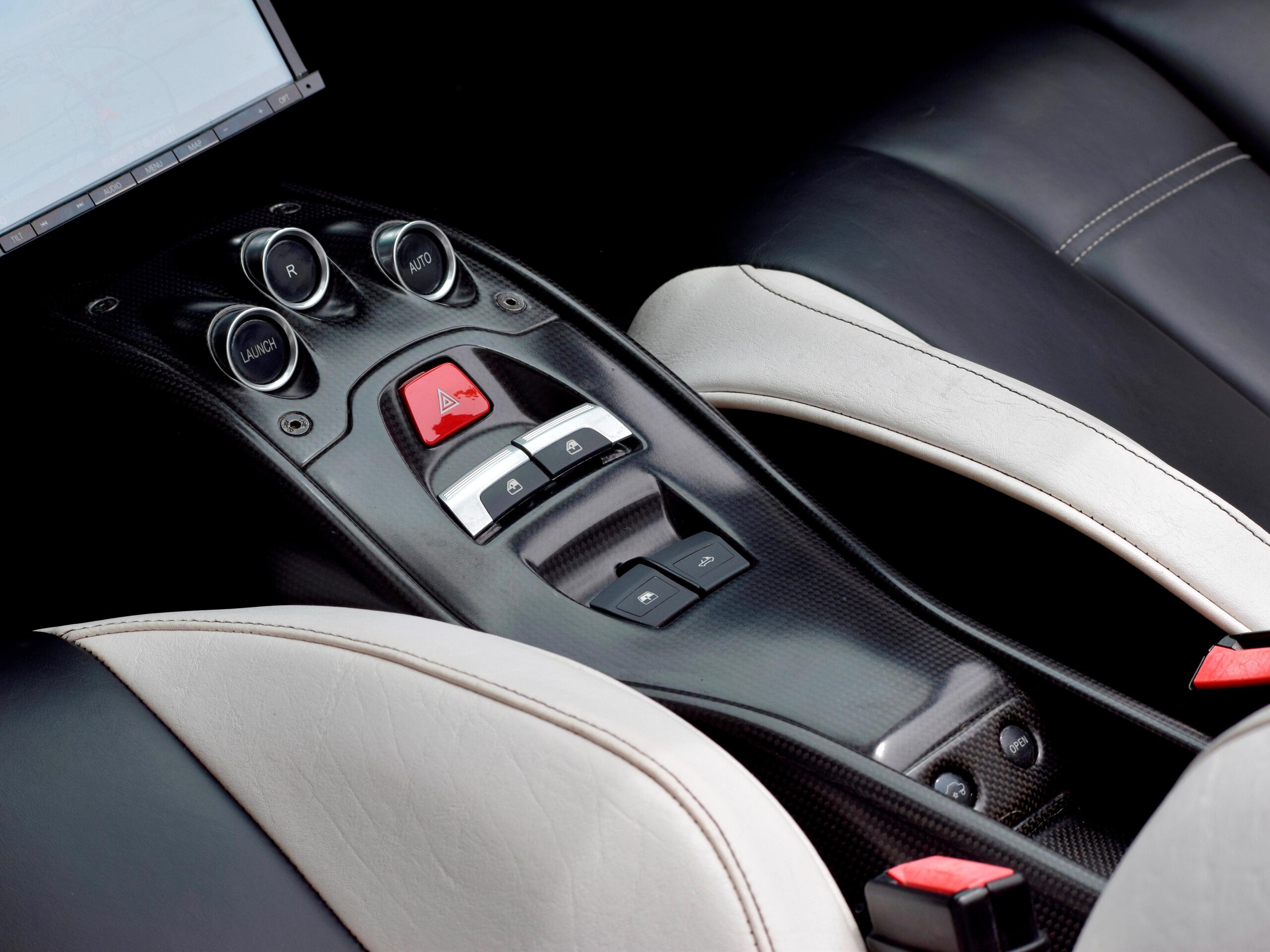 2013 Ferrari 458 Spider Tailor Made — Photo 13 / 78