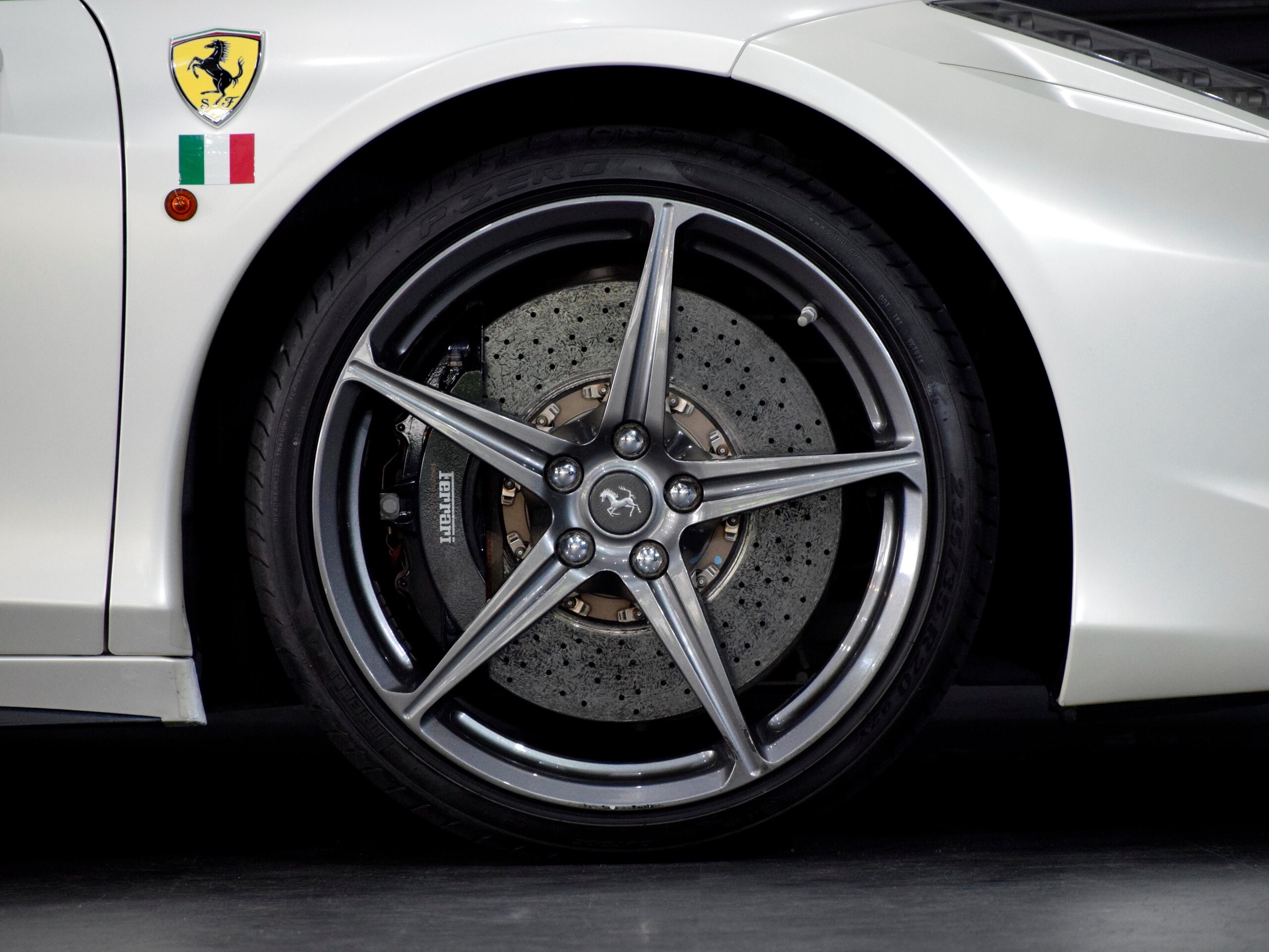 2013 Ferrari 458 Spider Tailor Made — Photo 28 / 78