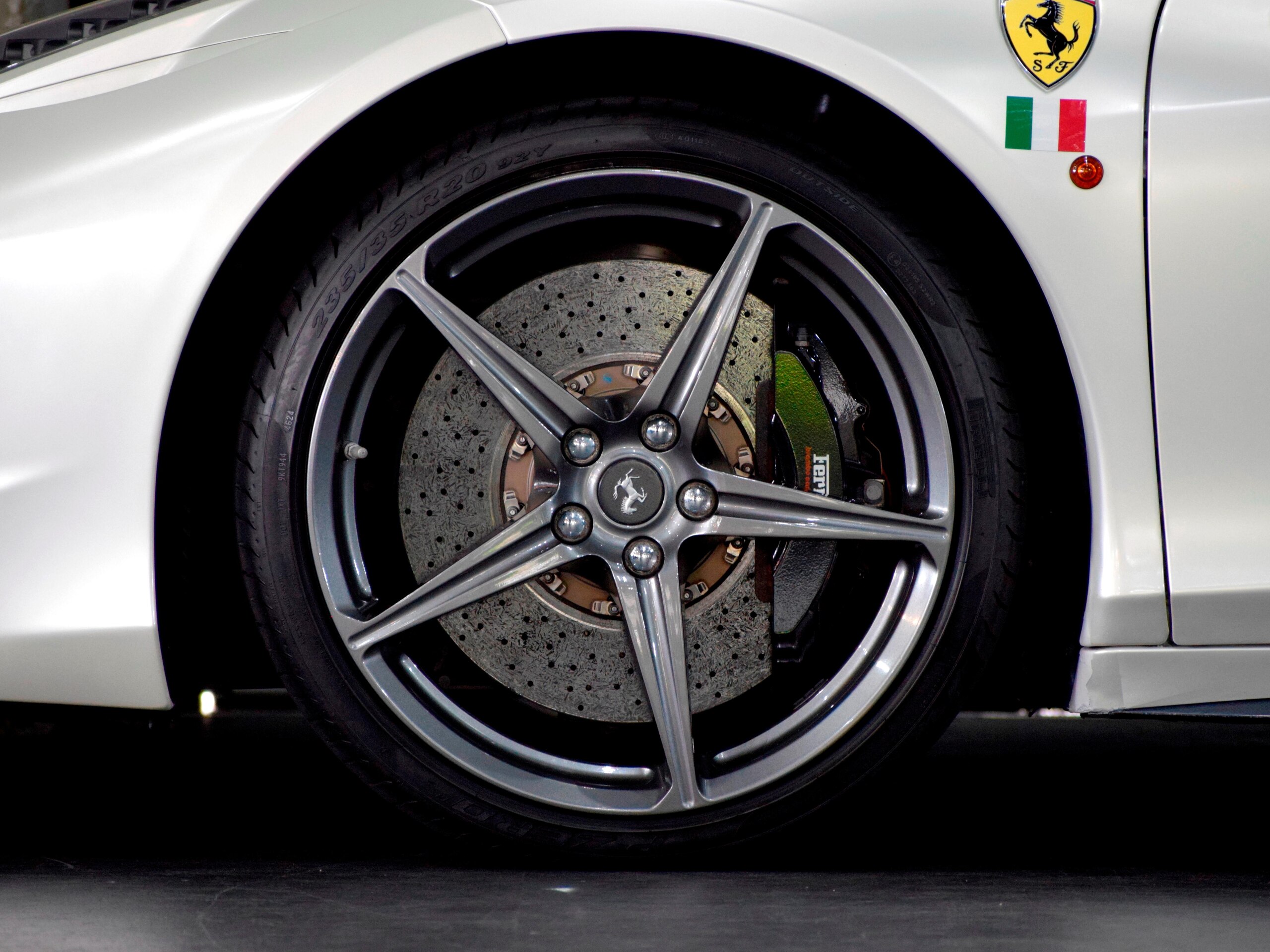 2013 Ferrari 458 Spider Tailor Made — Photo 35 / 78