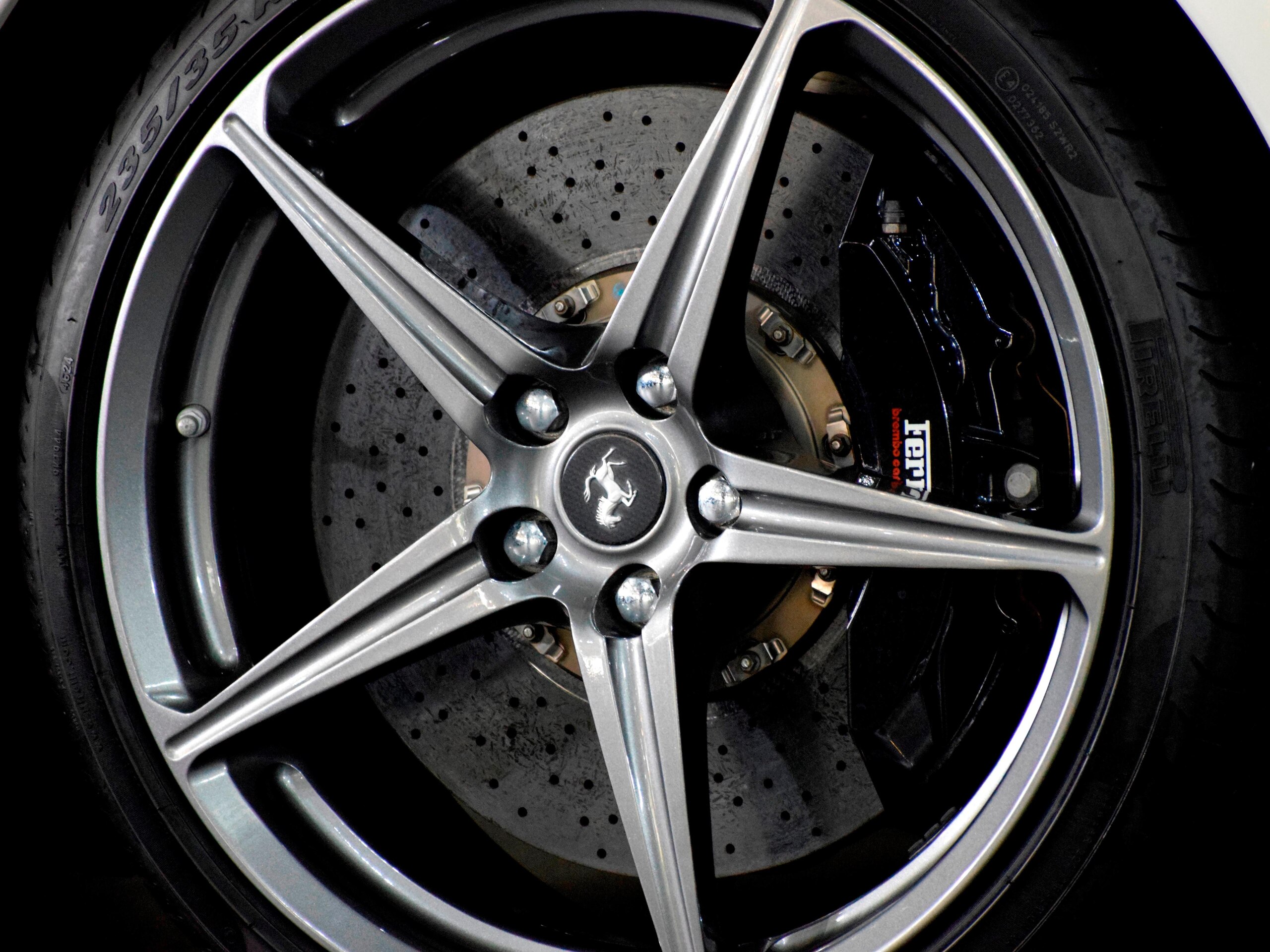 2013 Ferrari 458 Spider Tailor Made — Photo 37 / 78