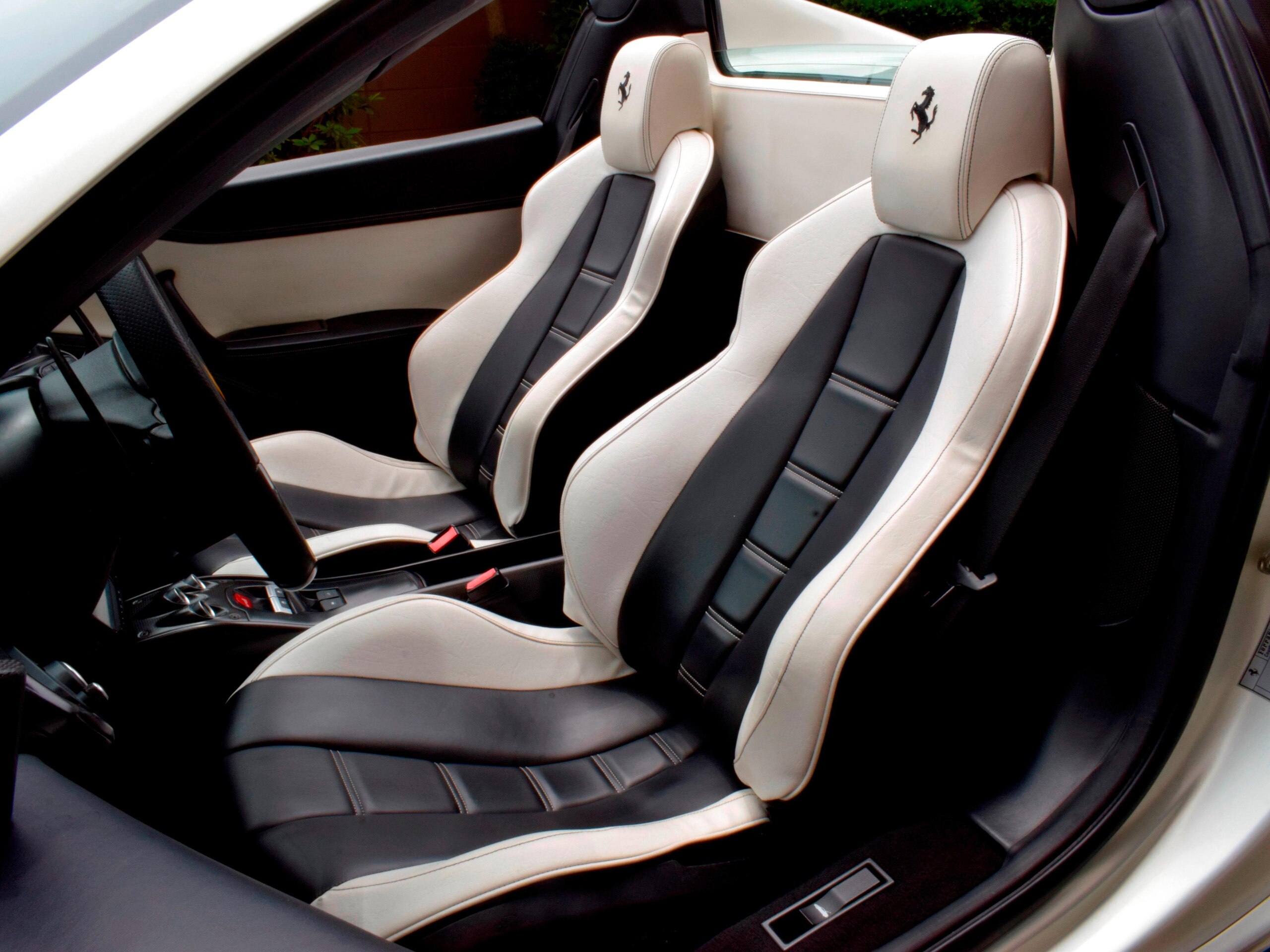2013 Ferrari 458 Spider Tailor Made — Photo 66 / 78