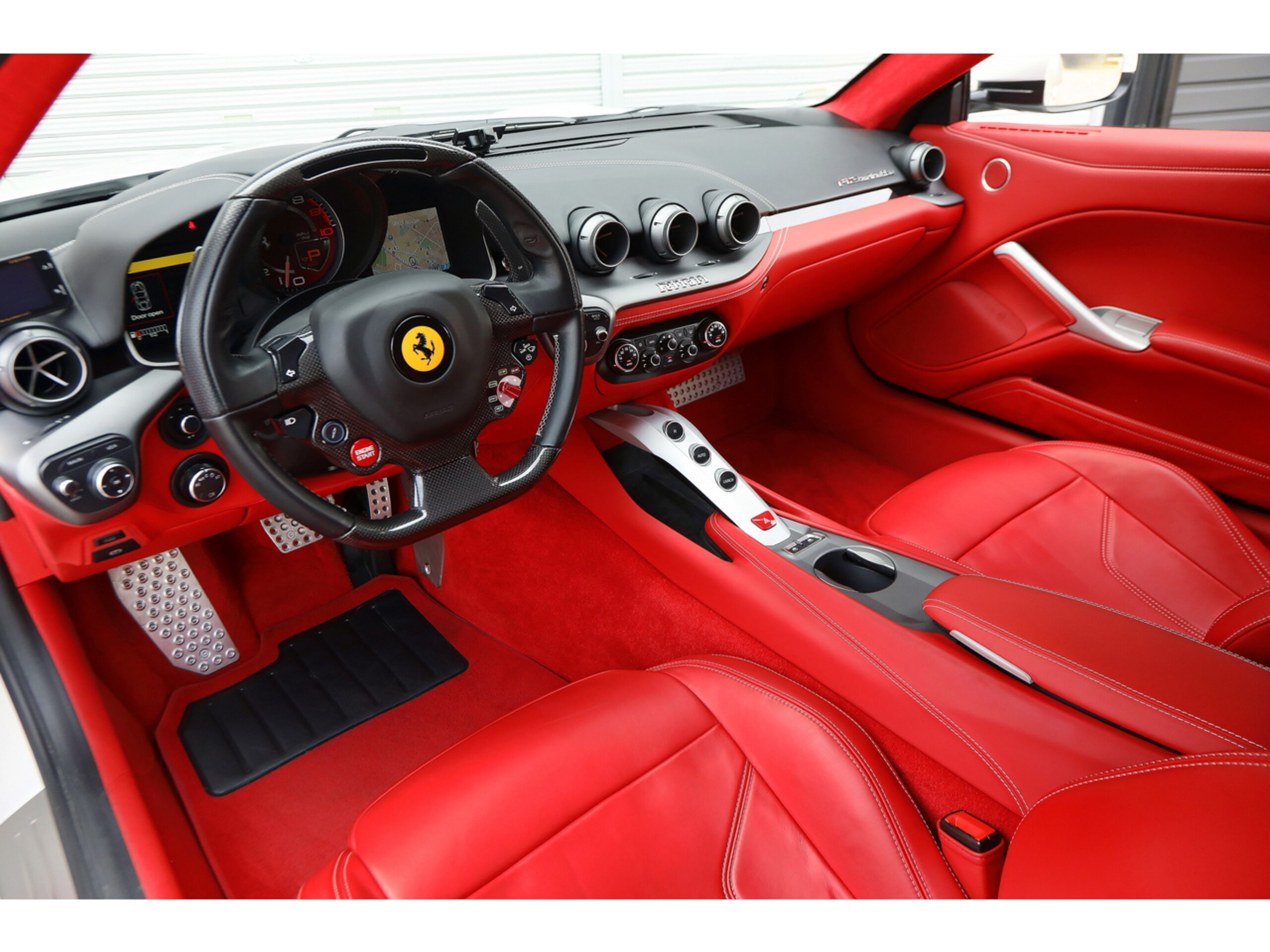 2013 Ferrari F12 Berlinetta — Photo 6 / 44