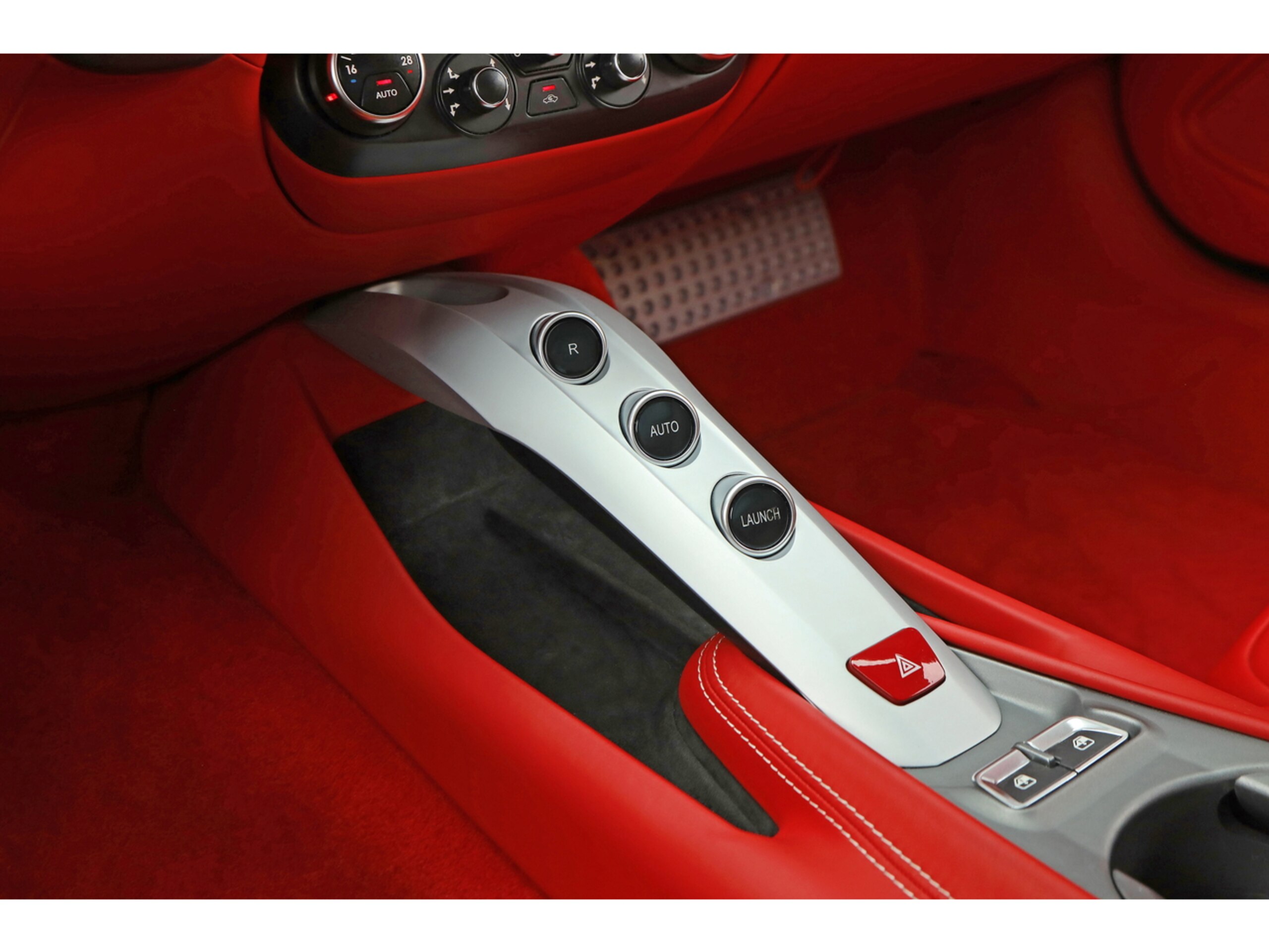 2013 Ferrari F12 Berlinetta — Photo 8 / 44