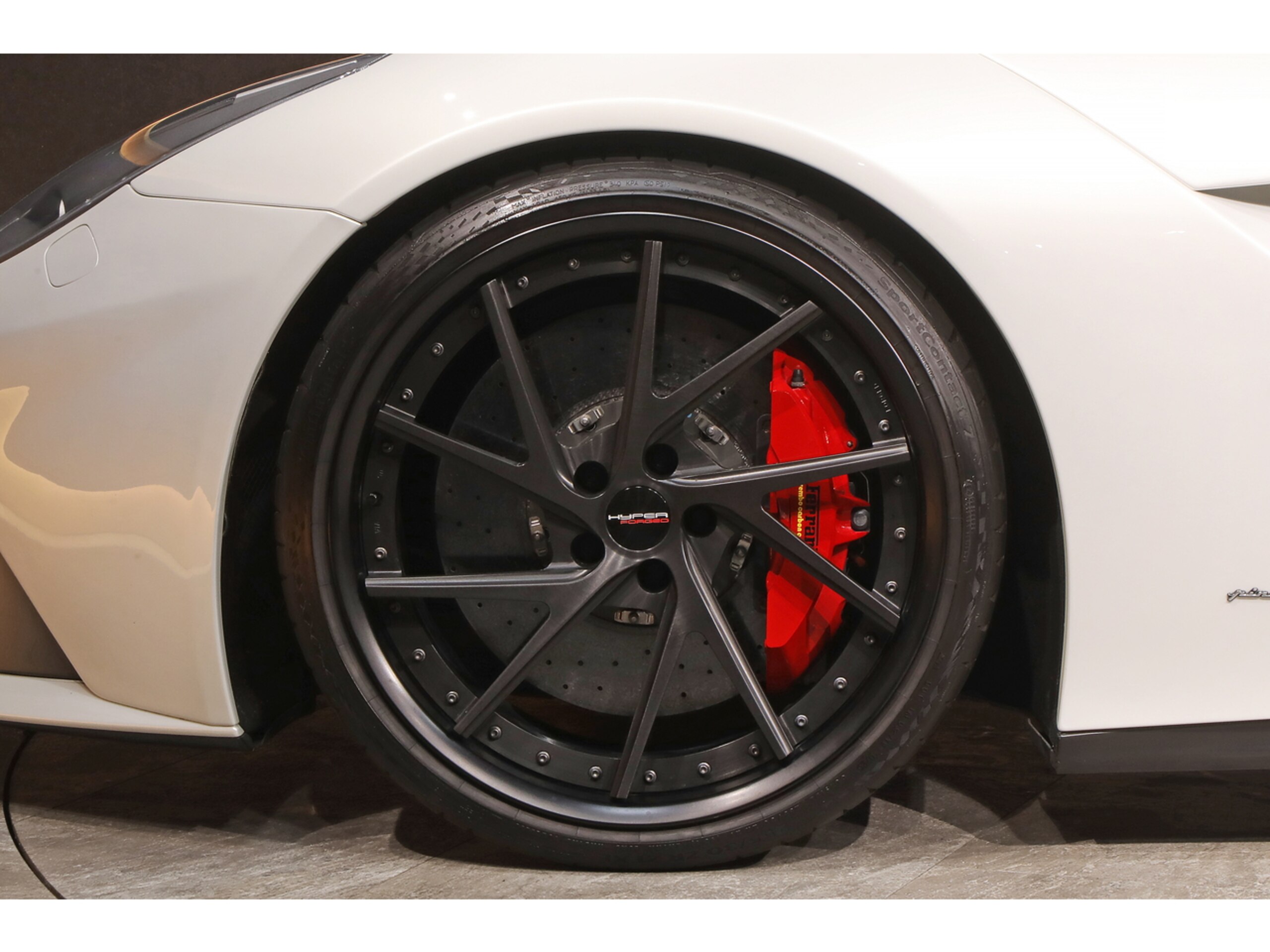 2013 Ferrari F12 Berlinetta — Photo 27 / 44