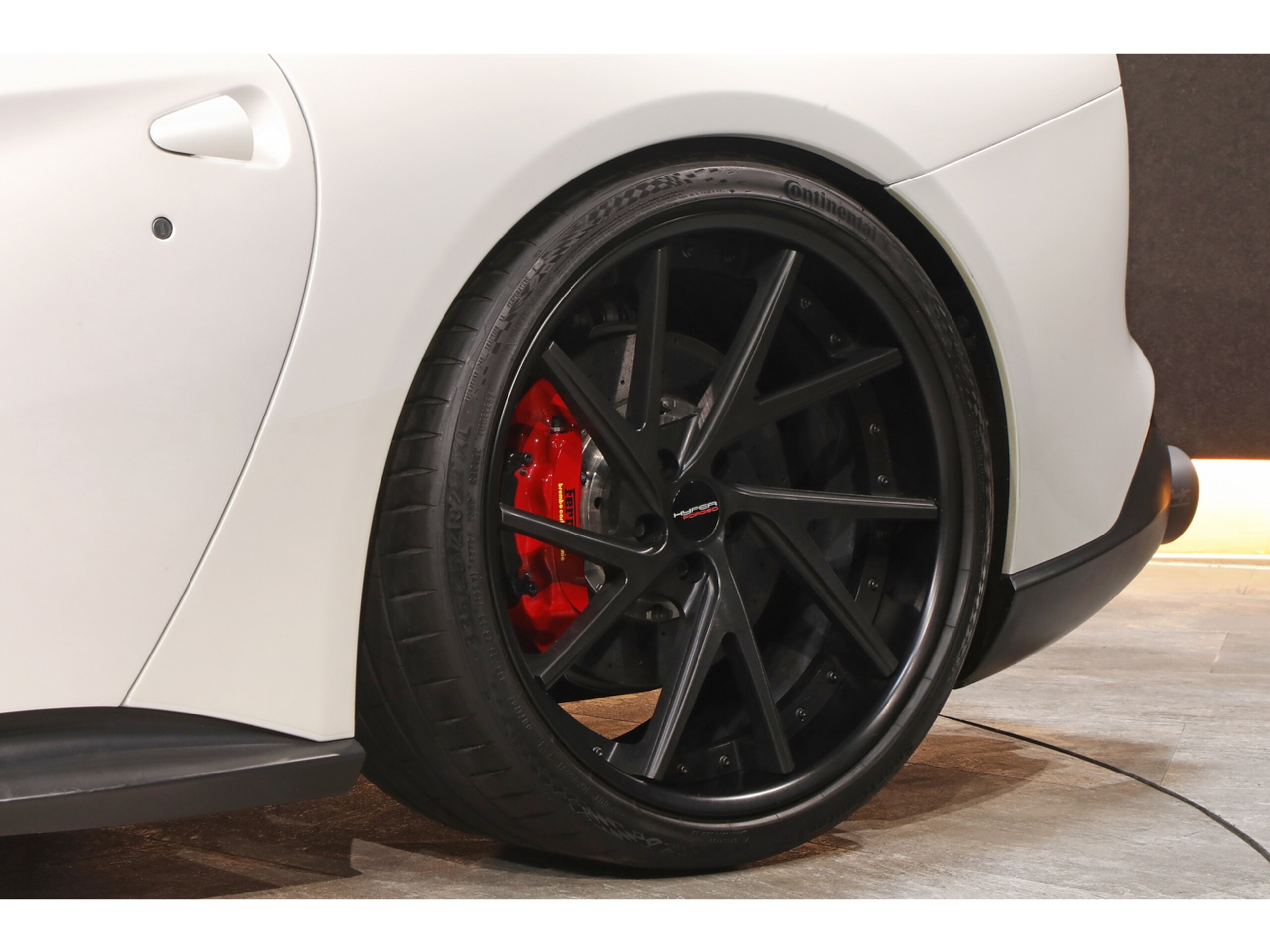 2013 Ferrari F12 Berlinetta — Photo 29 / 44