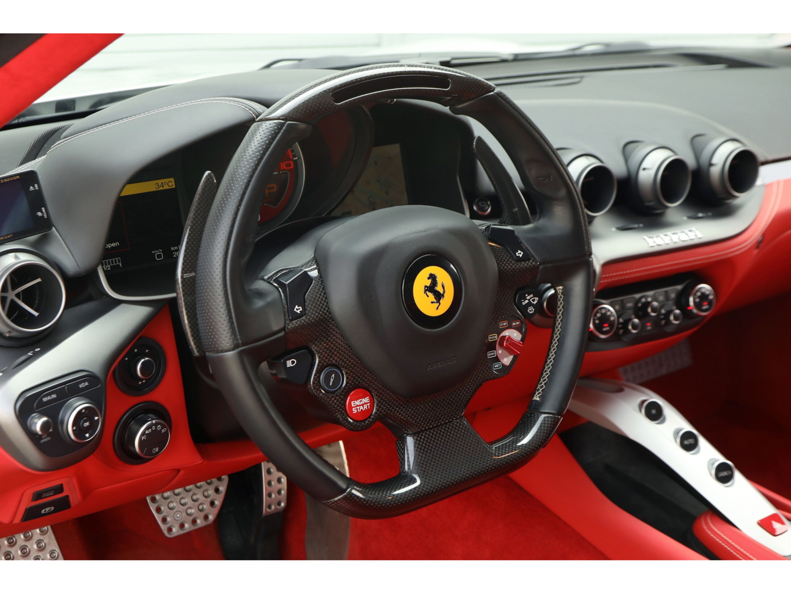 2013 Ferrari F12 Berlinetta — Photo 30 / 44