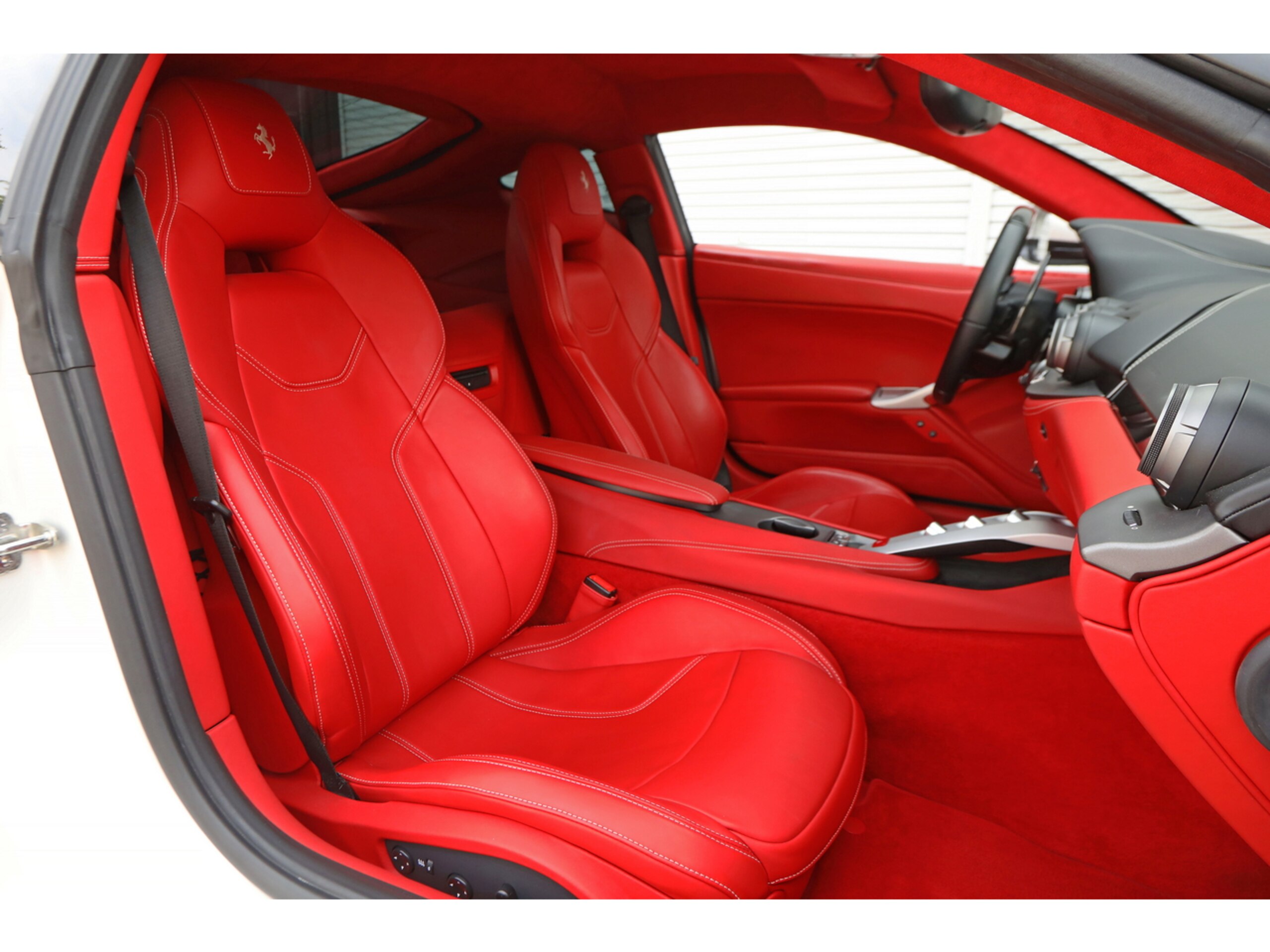 2013 Ferrari F12 Berlinetta — Photo 31 / 44
