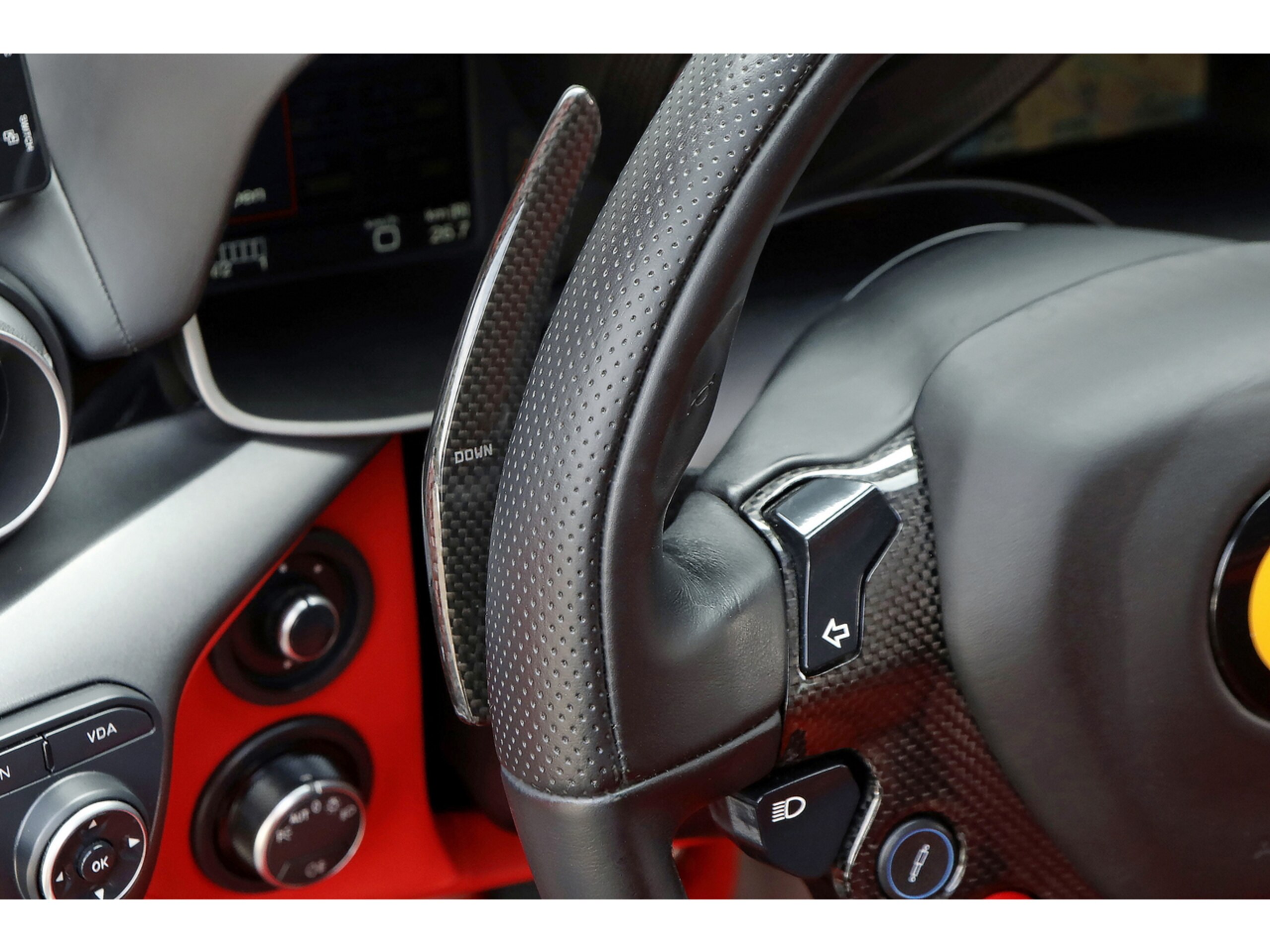 2013 Ferrari F12 Berlinetta — Photo 36 / 44