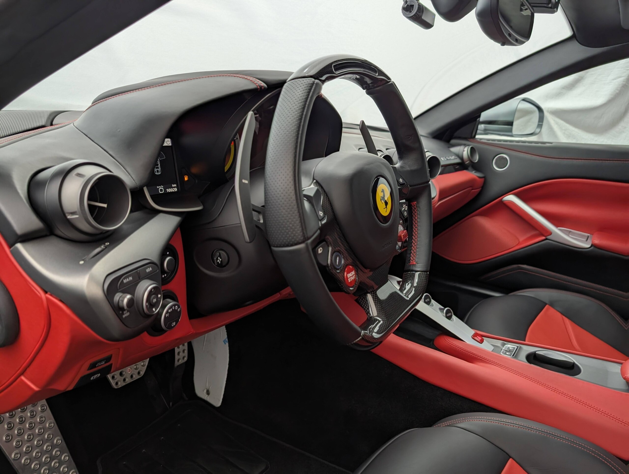 2013 Ferrari F12 Berlinetta — Photo 7 / 38