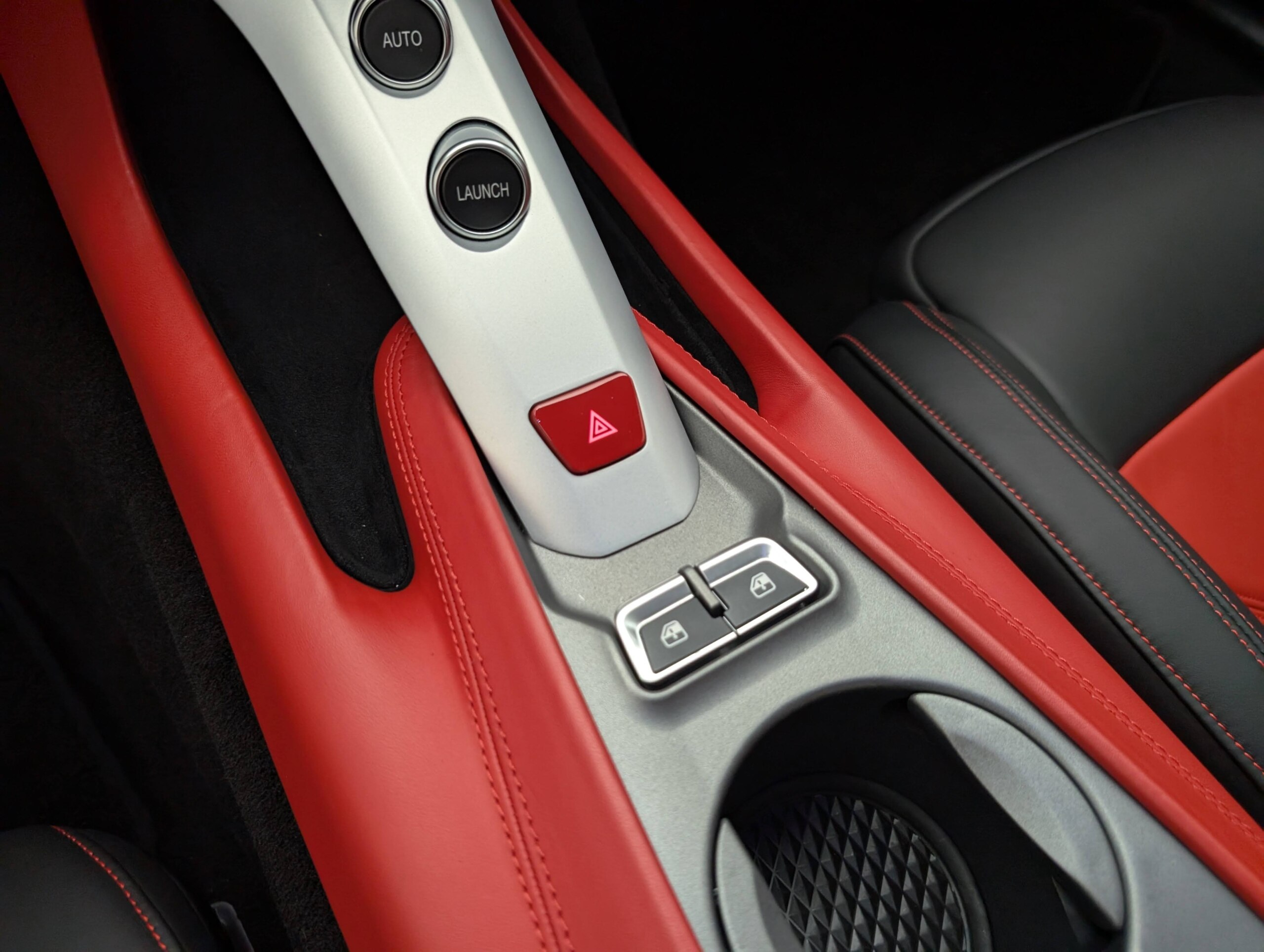 2013 Ferrari F12 Berlinetta — Photo 9 / 38