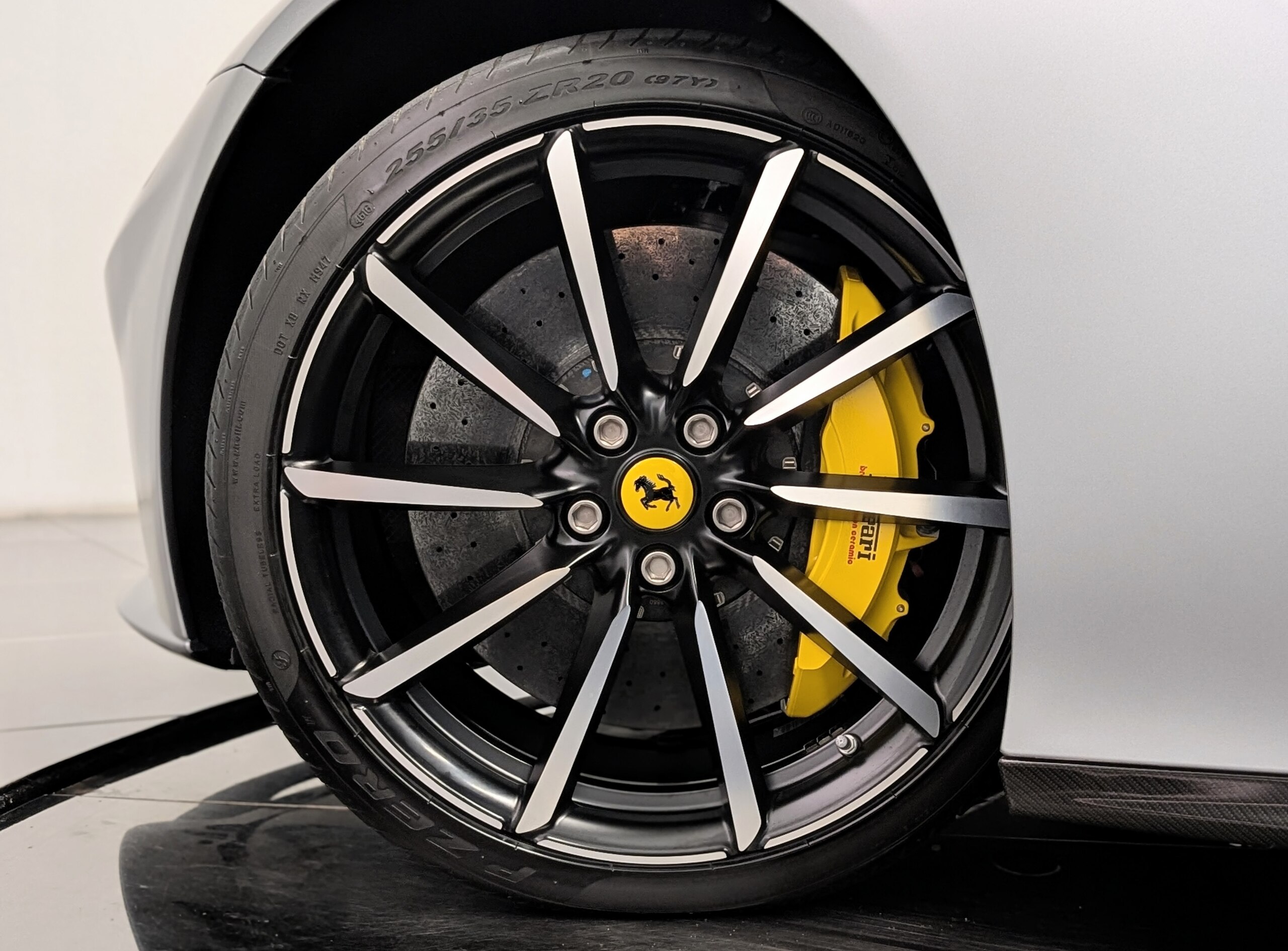 2013 Ferrari F12 Berlinetta — Photo 14 / 38