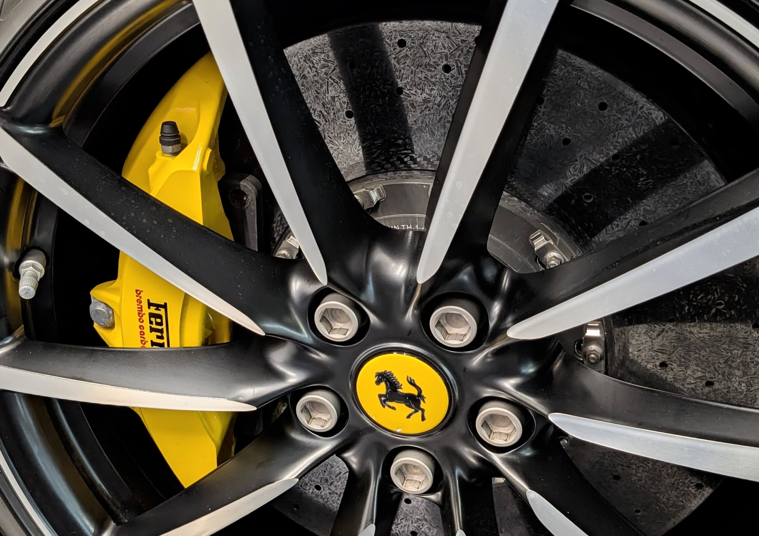 2013 Ferrari F12 Berlinetta — Photo 15 / 38