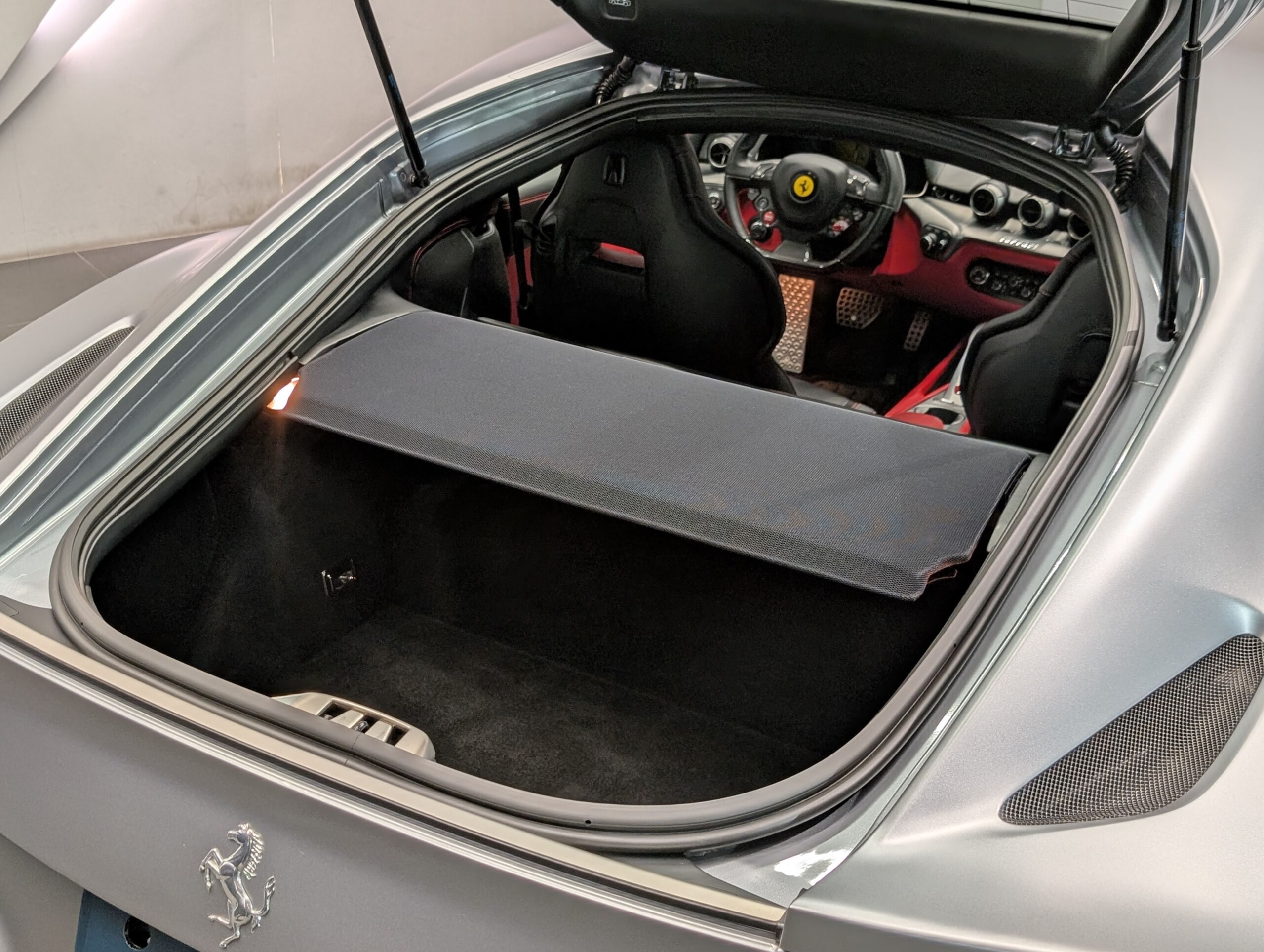 2013 Ferrari F12 Berlinetta — Photo 19 / 38