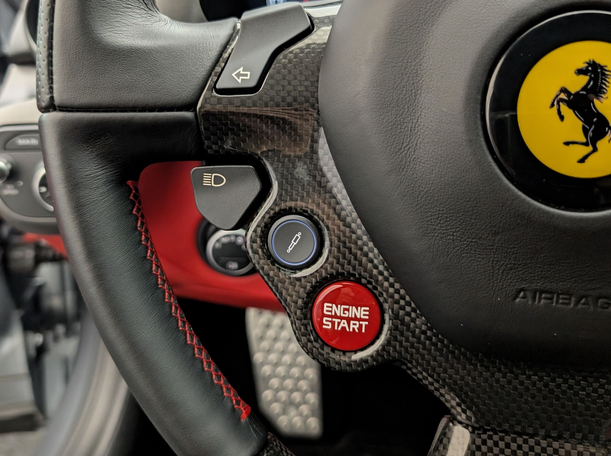 2013 Ferrari F12 Berlinetta — Photo 21 / 38
