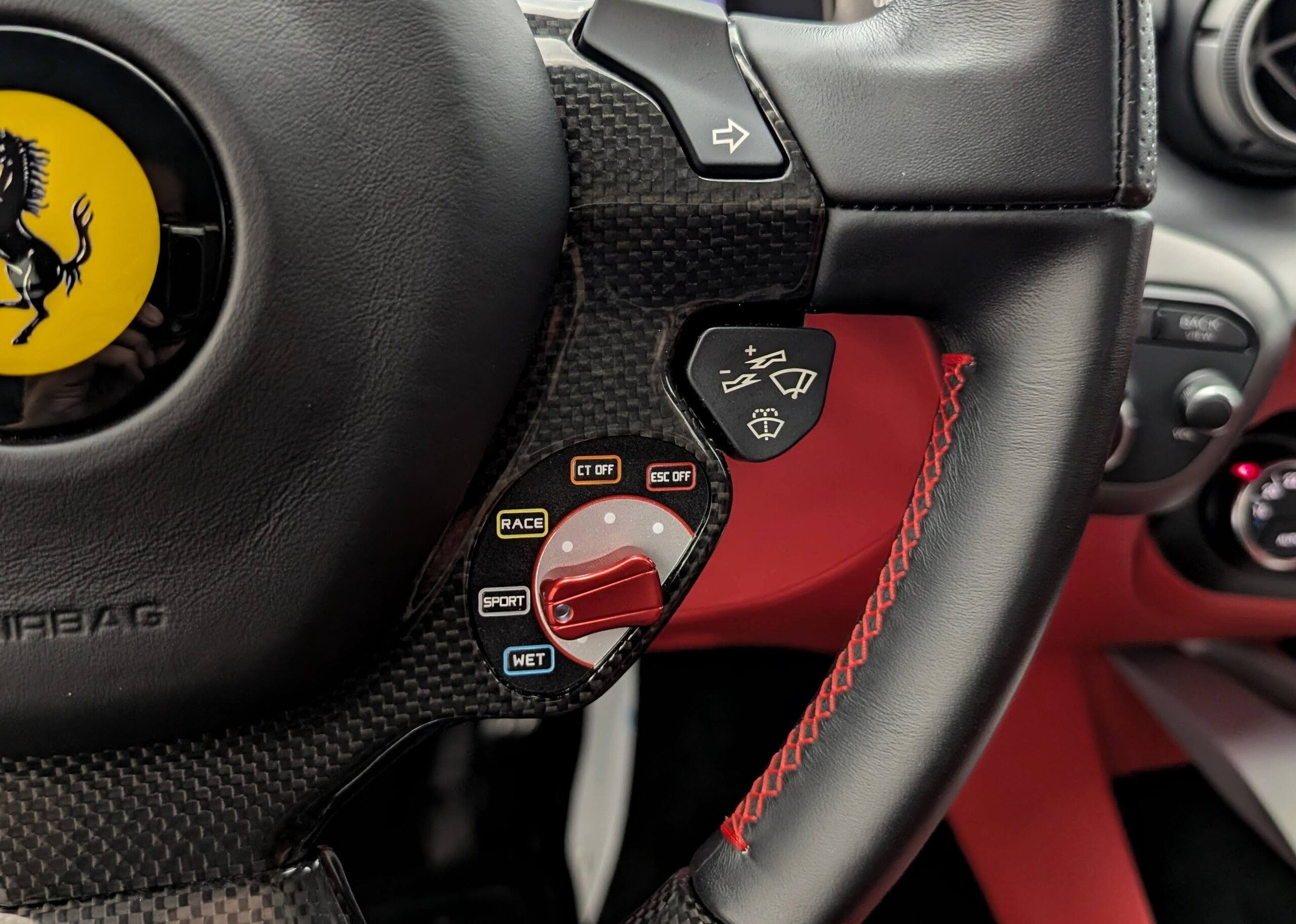 2013 Ferrari F12 Berlinetta — Photo 22 / 38