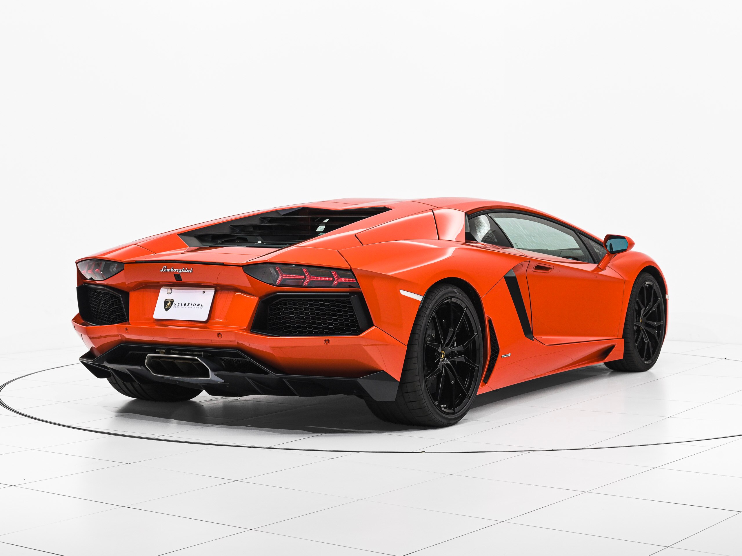 2013 Lamborghini Aventador LP700-4 — Photo 11 / 31